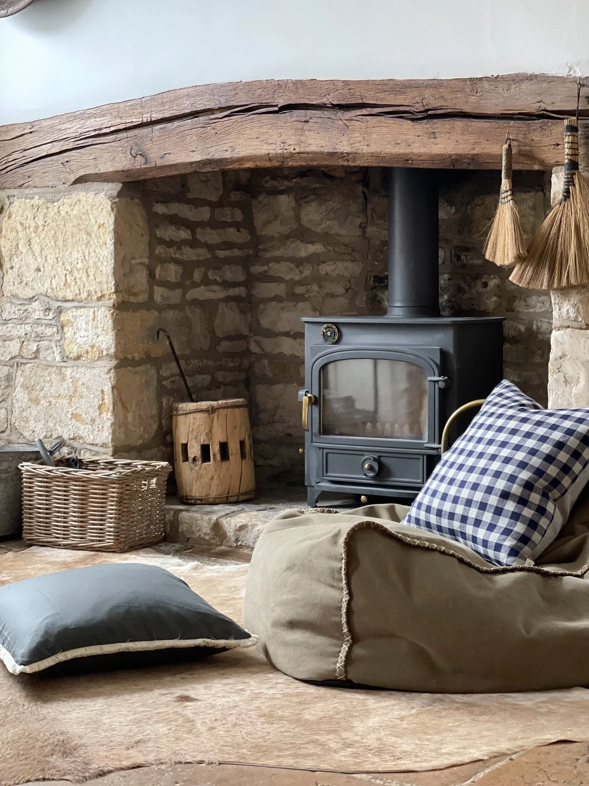 Alterme Home’s Cushion Size Guide for Sofas, Beds &amp; Chairs: Our Founders Tips for Perfect Styling