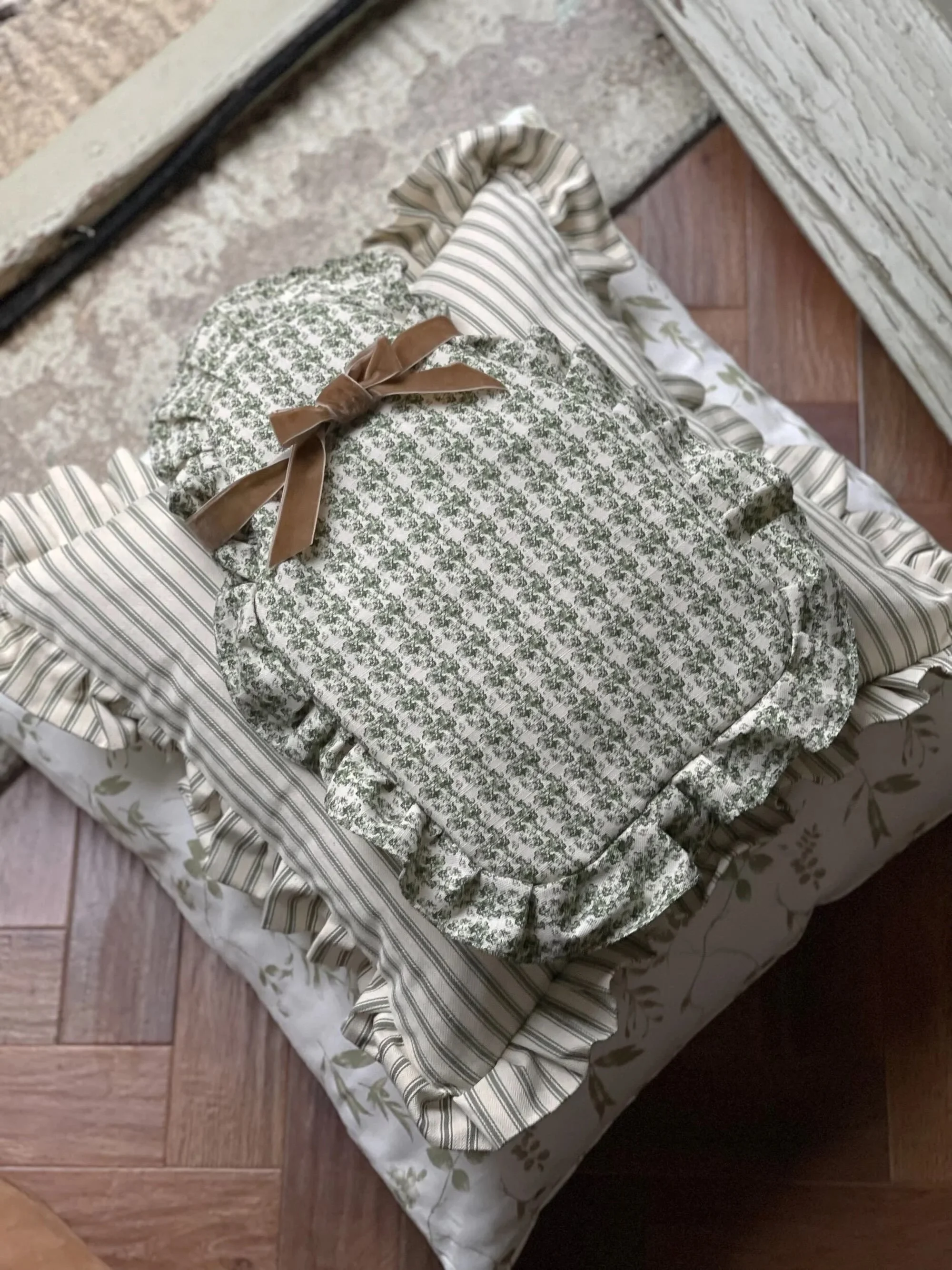 To celebrate the last day of August and the slow change in seasons we&rsquo;re gifting something warm and cosy for your home - today only. 

Whatever has been on your wish list now is the time to treat yourself ; spend &pound;100 or more and we will 