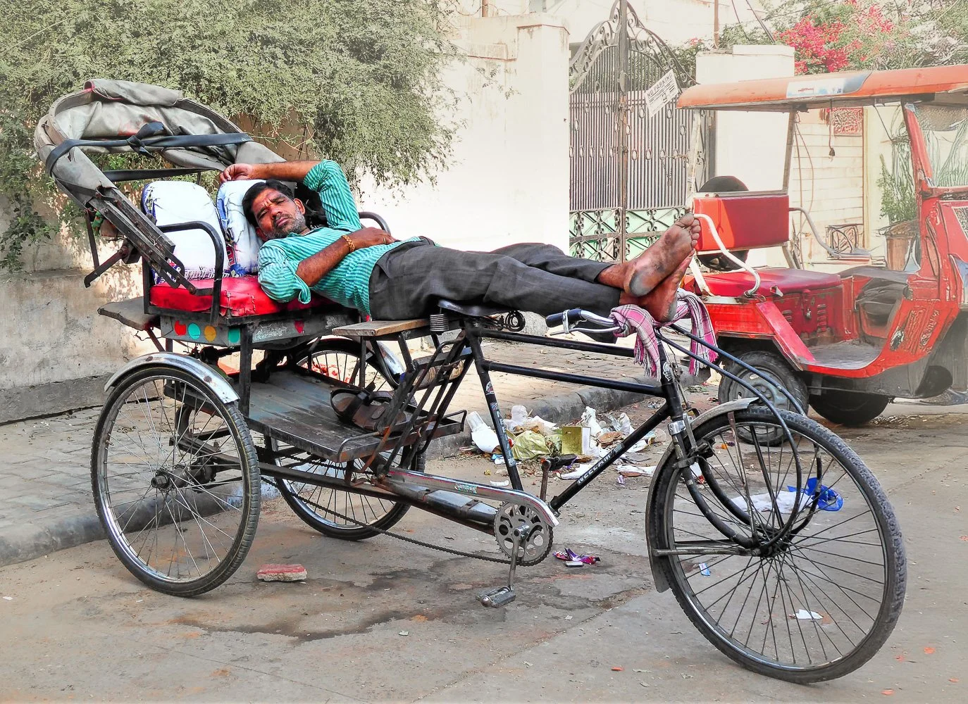 e-Vivien Dacie-Ward 02.jpg