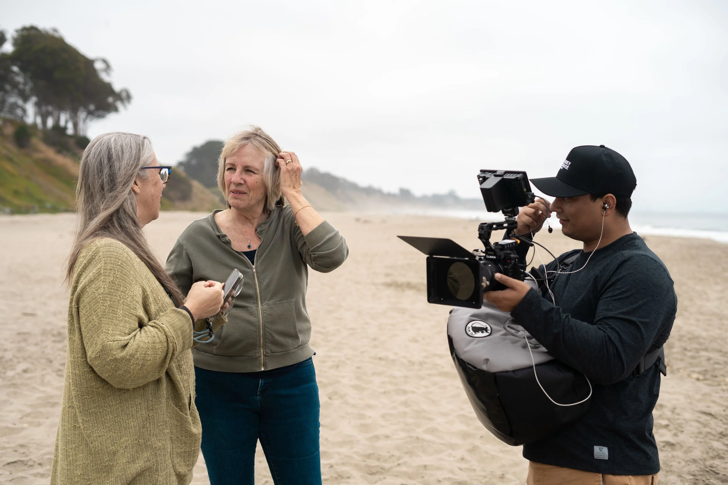 How Monthly Creative Support Helps You Stay Consistent Online