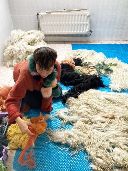 Workshop in my studio via wecandoo about the transformation of wool and making of different felted textiles