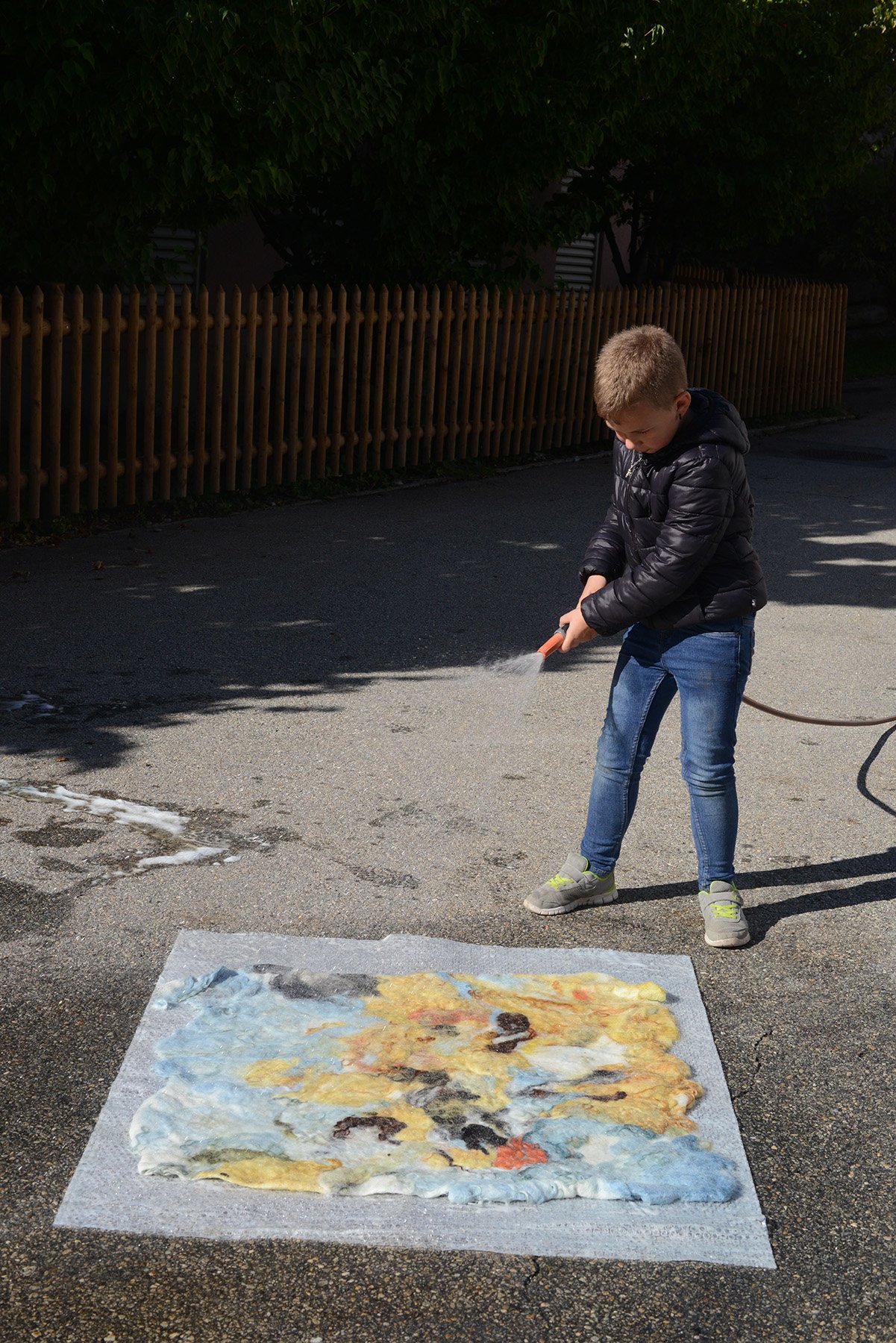 Art week, Aletsch Schule, 2021, felting and natural dye project based on local materials, photo ©David Zehnder