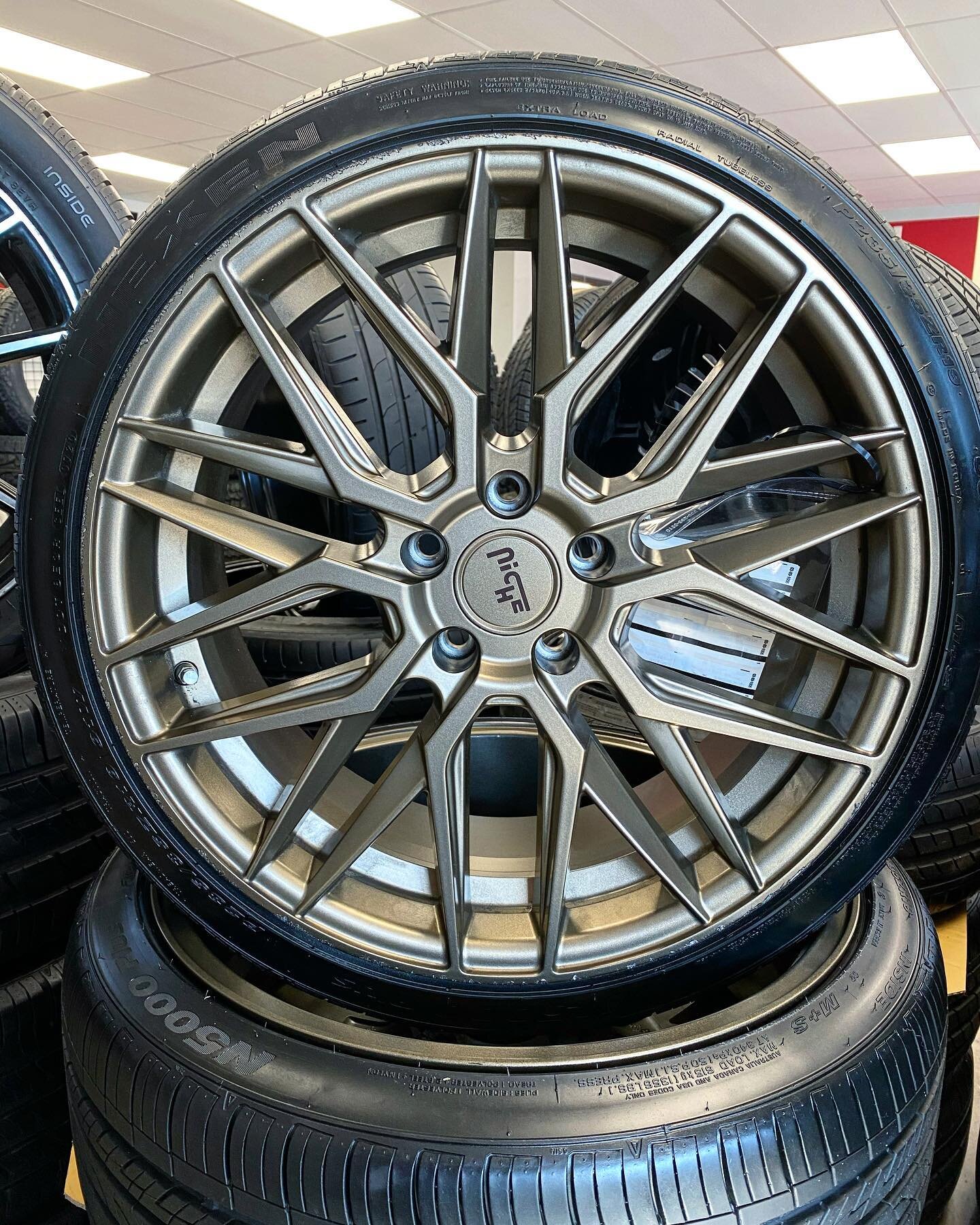 Check out this nice bronze set we have in store! Mention this post to the salesmen at the front for a special discount! 
.
.
.
.
.
.
.
.
.
#nichewheels #nicherims #nexentires #nexen #usedtires #newtires #wheelsandtires #financingavailable #spanish #n