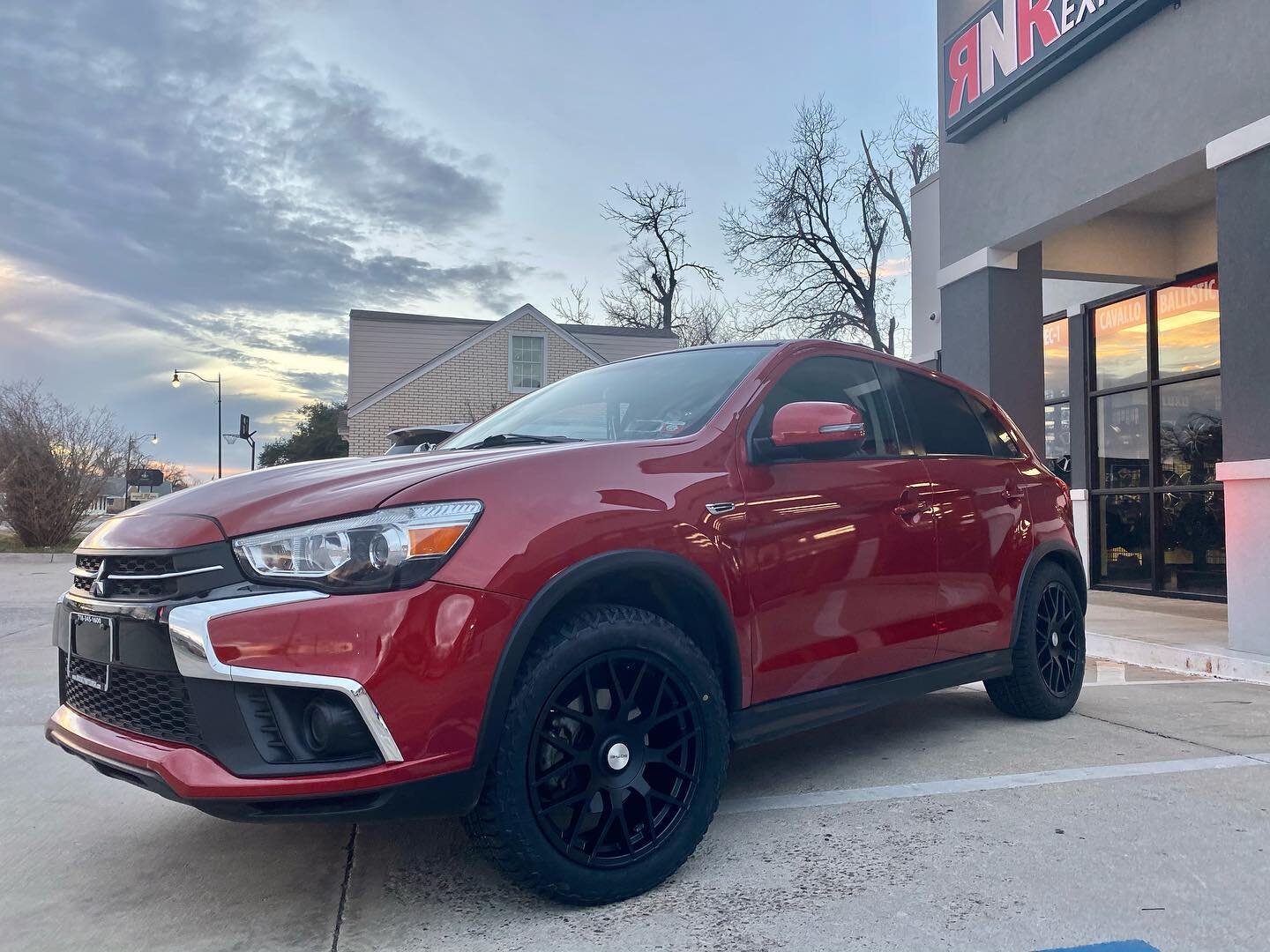 They came and got some #sothiswheels on this #mitsubishioutlander for just $5 down this December, and you can too! 💸 #mitsubishi #okc #localbusiness #rimsforsale