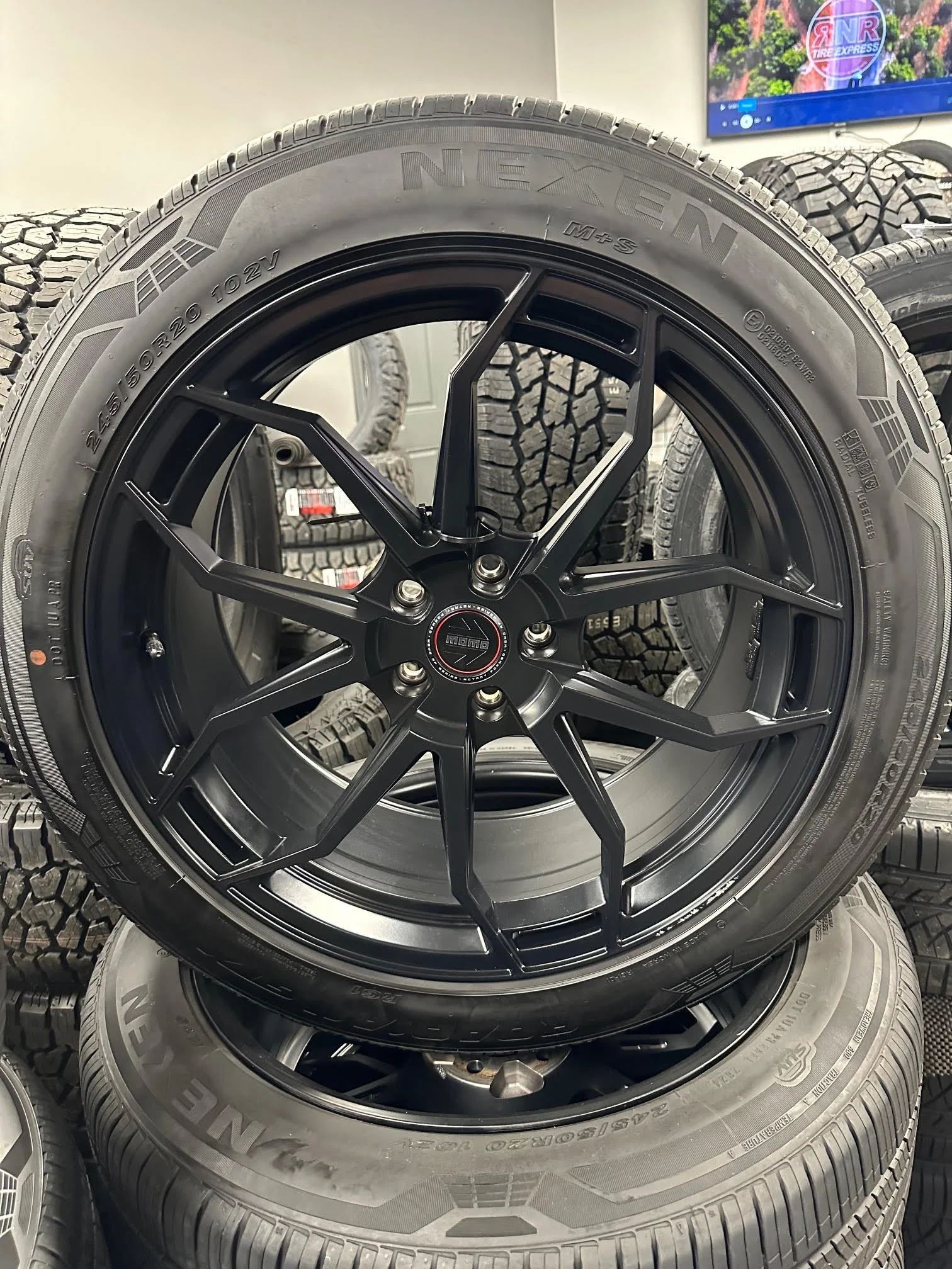20" Momo 101 Set (USED)