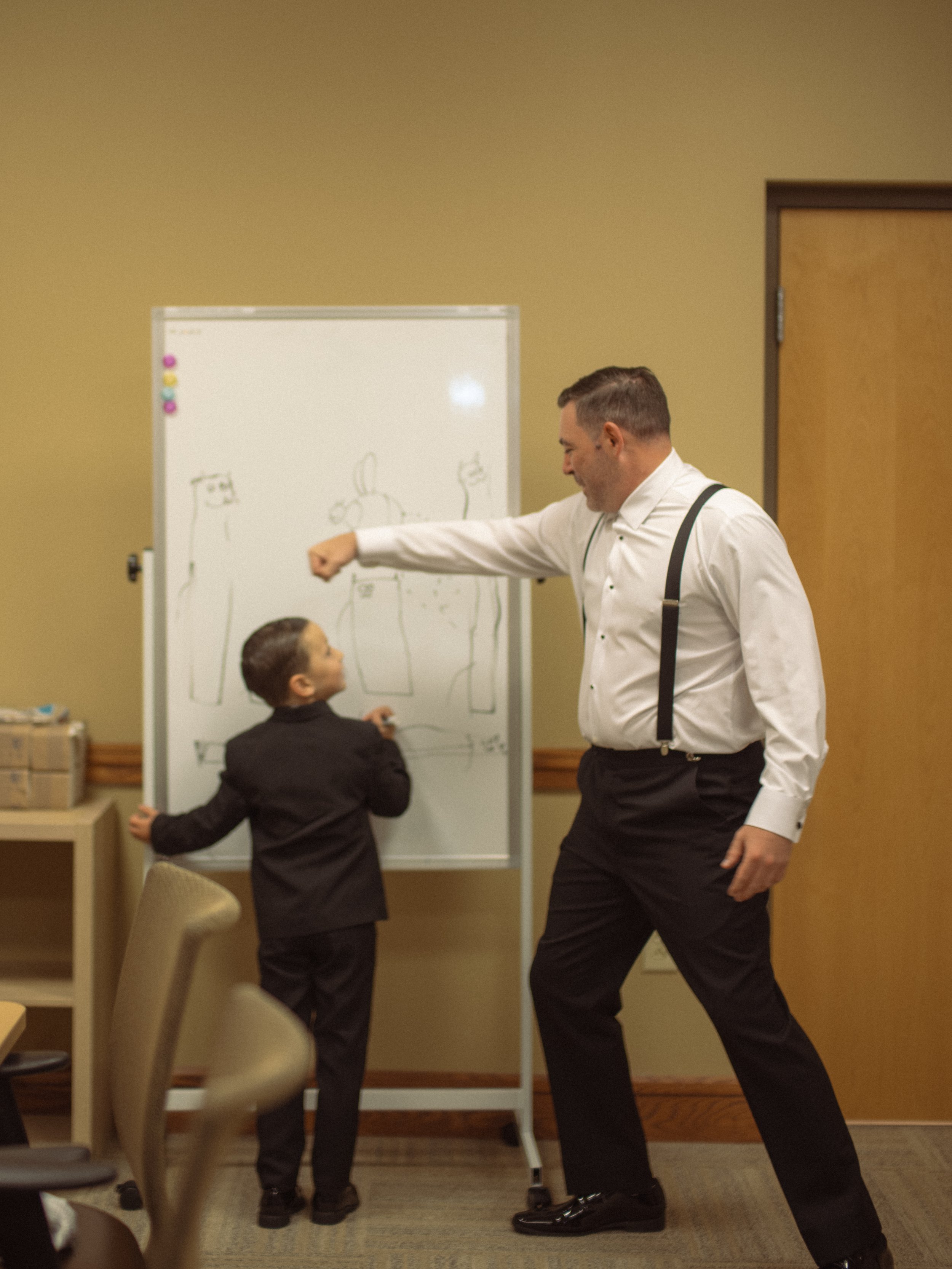01.1-GettingReady-WEB-FaithNick-.034_260627_gfx_christian, getting-ready, Pennsylvania, Pittsburgh, Summer, Wedding-.jpg