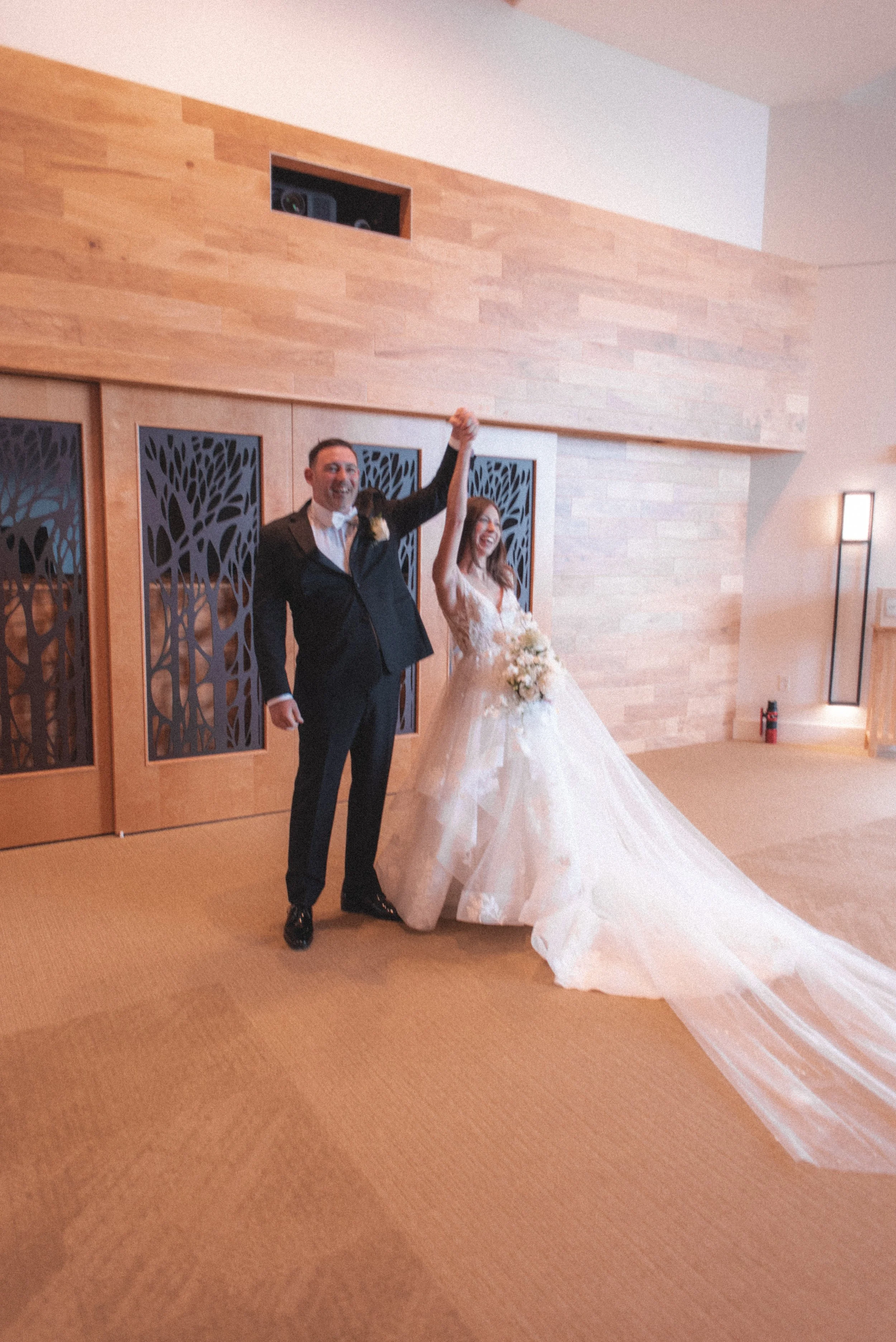 00.0-sneaks-WEB-FaithNick-.030_260627_Pennsylvania, Pittsburgh, Sneak Peaks, Summer, Wedding-.jpg