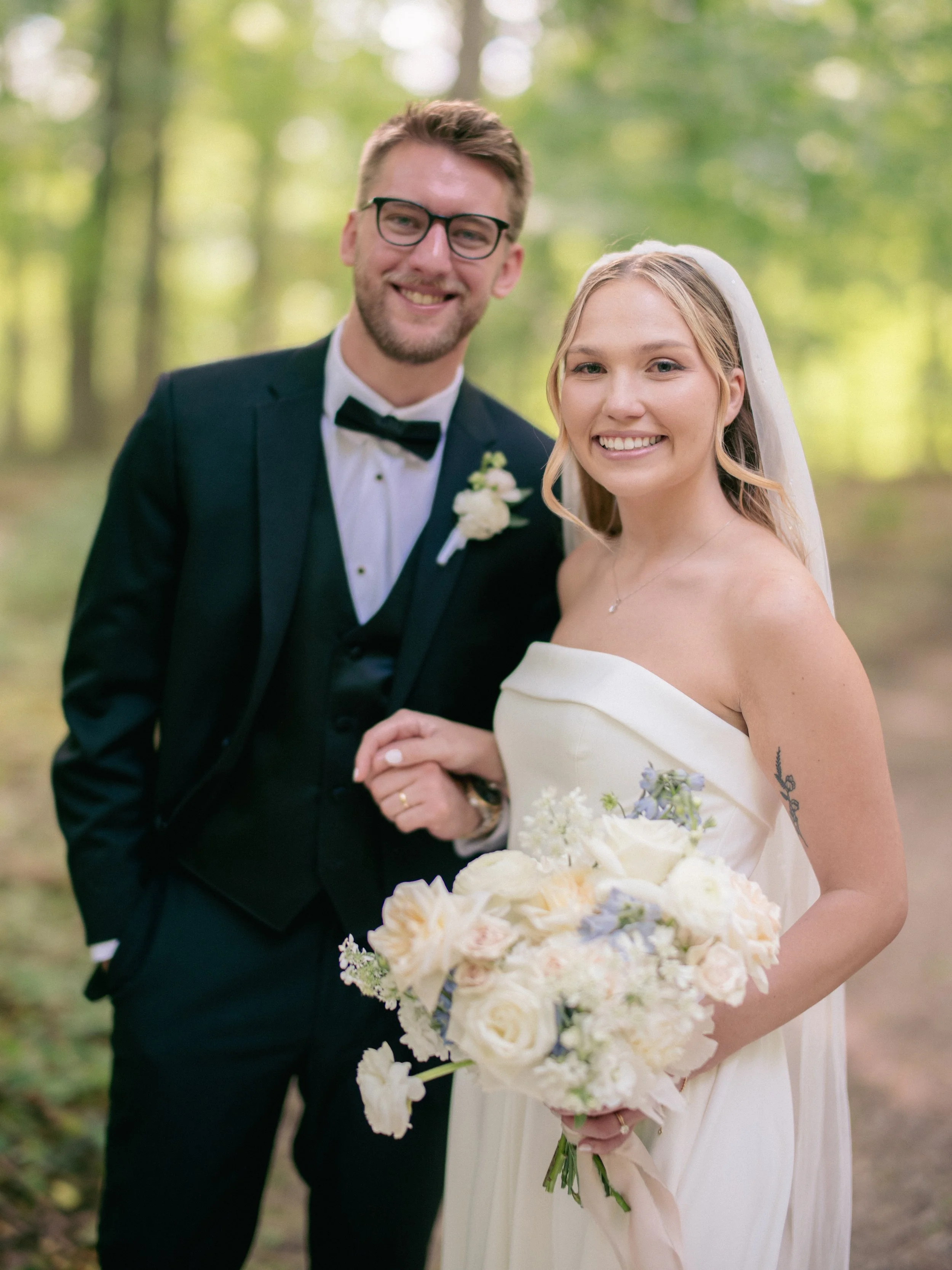 03.1-portraits-WEB-LexiAlex-.018_250517_GFX_American Wedding, Cincinnati, Cincinnati Nature Center, Krippendorf Lodge, Ohio, Portraits, Summer, Woodland-.jpg