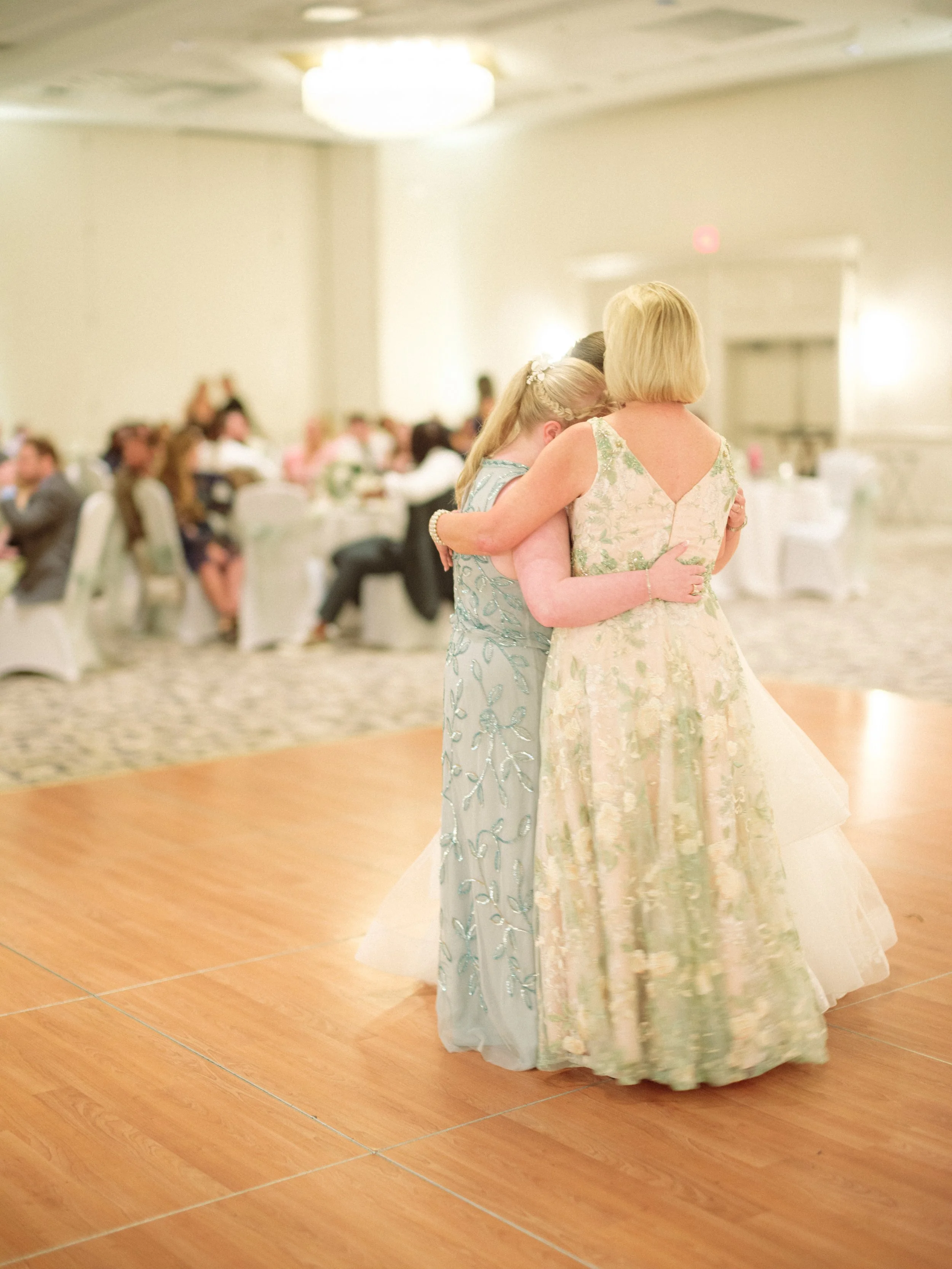 04.4-formalDances-WEB-FaithNick-.035_260627_gfx_christian, Mom-Daughter, Pennsylvania, Pittsburgh, Summer, Wedding-.jpg