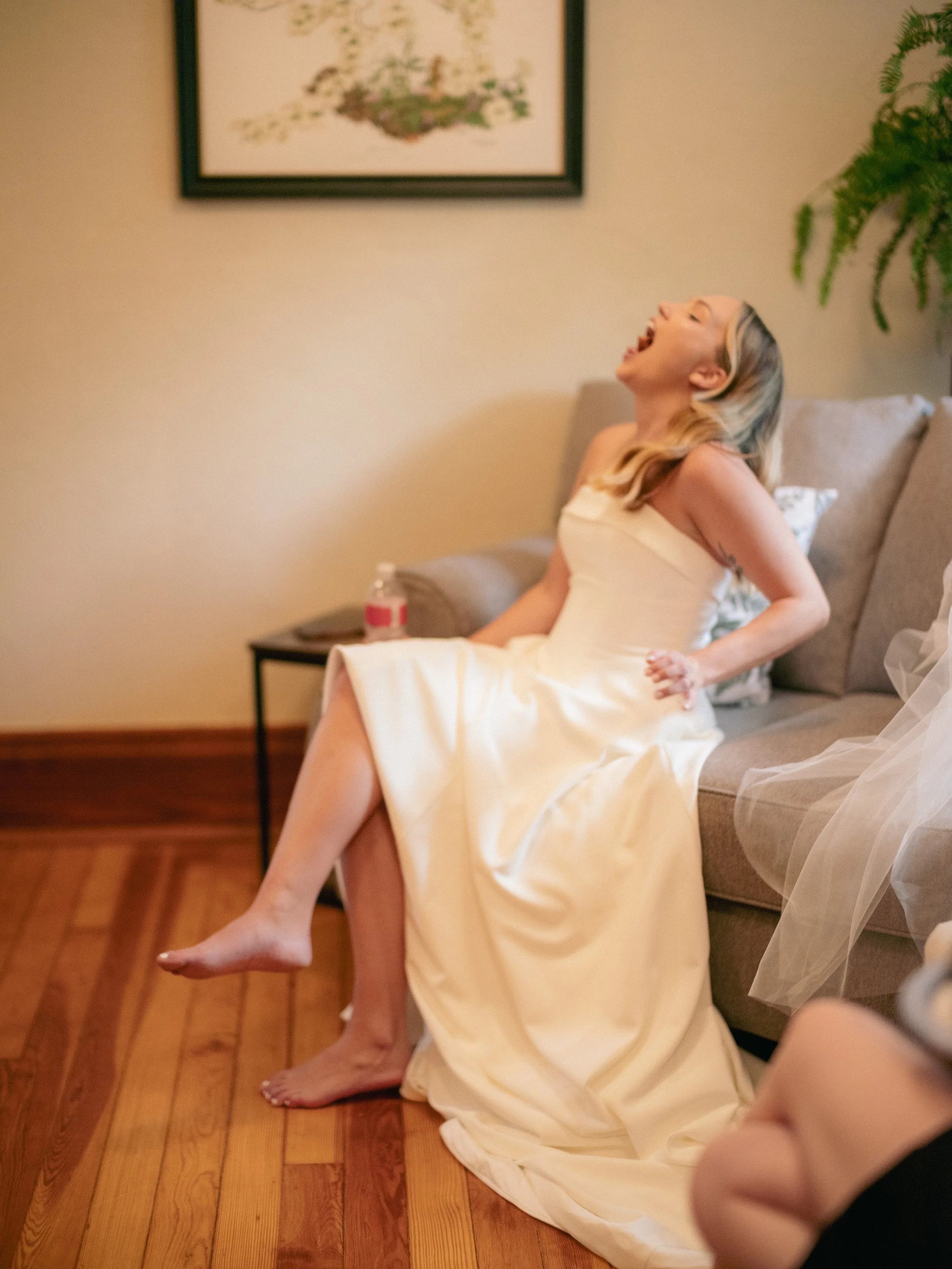 01.2-gettingready-WEB-LexiAlex-.017_250517_GFX_Bride, Cincinnati, Cincinnati Nature Center, Getting Ready, Ohio-.jpg