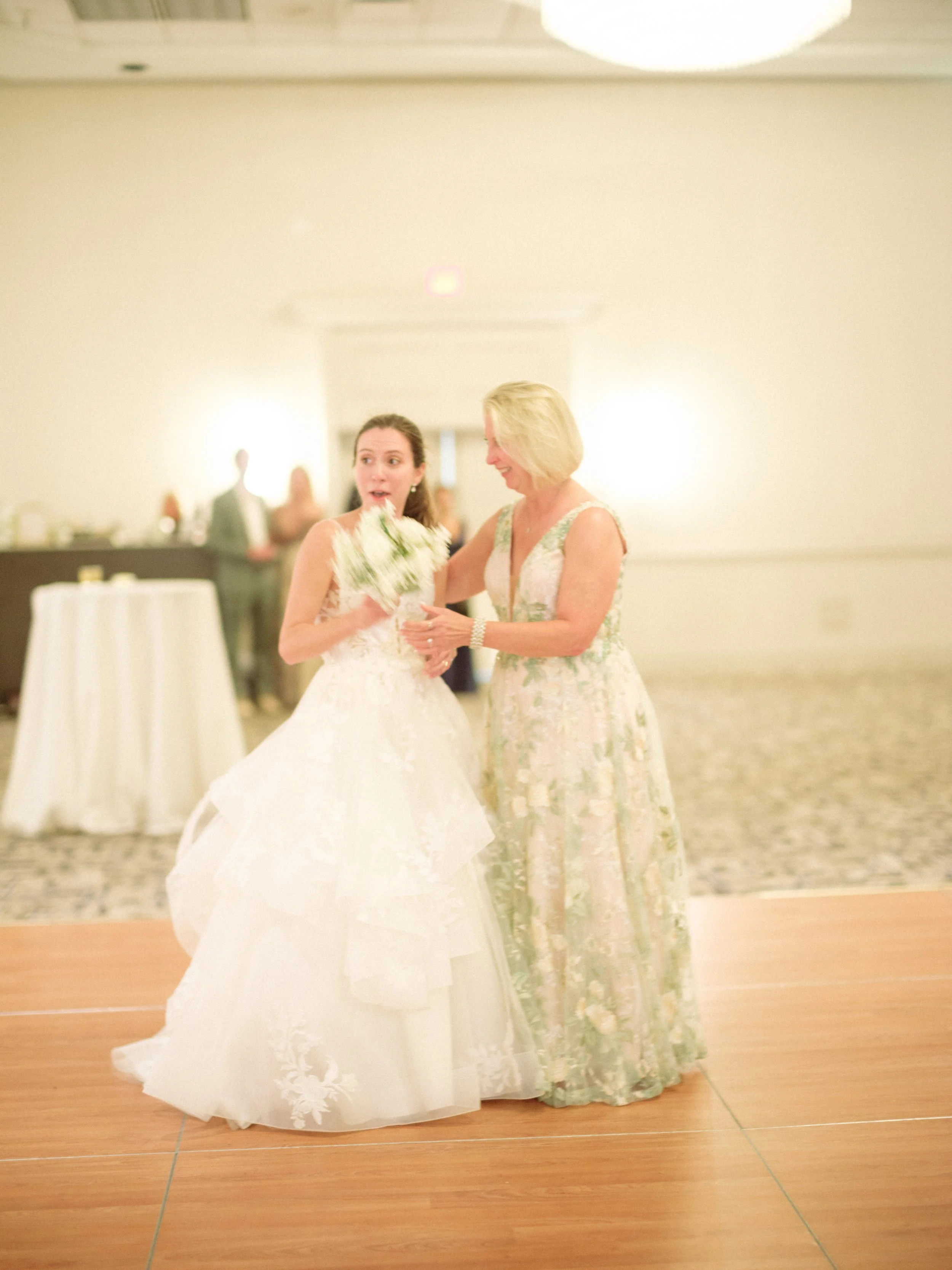 04.4-formalDances-WEB-FaithNick-.029_260627_gfx_christian, Mom-Daughter, Pennsylvania, Pittsburgh, Summer, Wedding-.jpg
