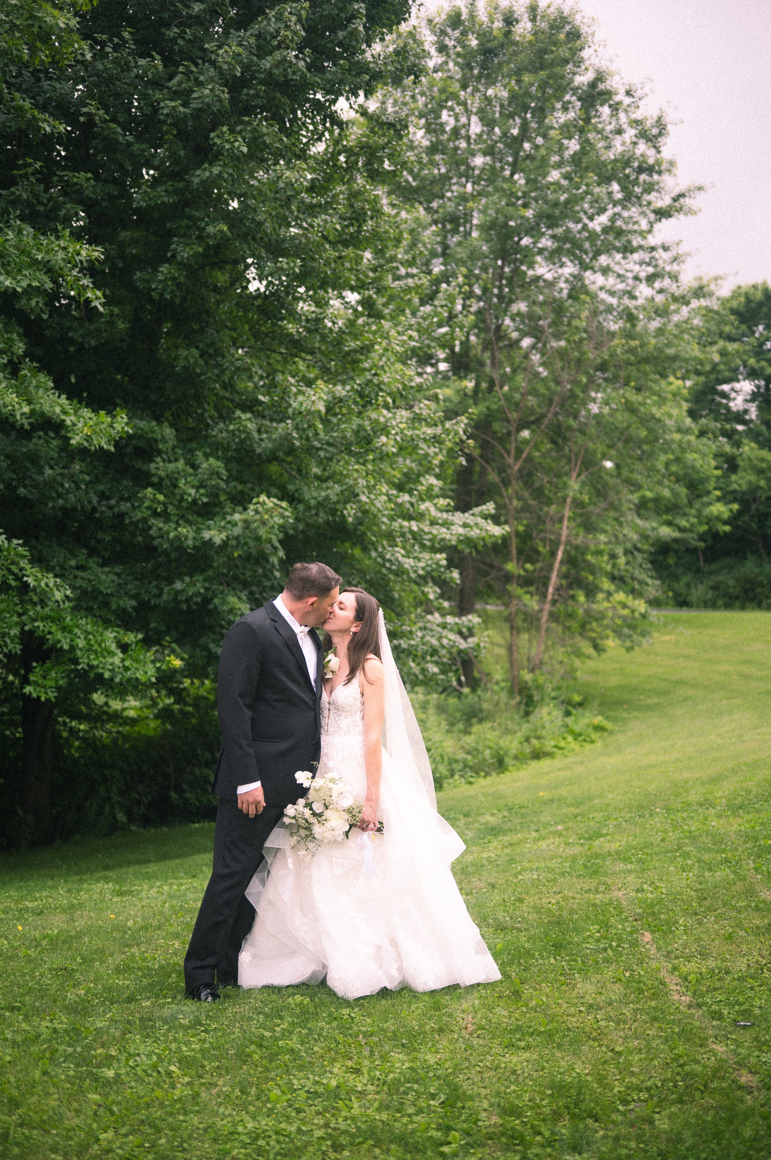 00.0-sneaks-WEB-FaithNick-.038_260627_Pennsylvania, Pittsburgh, Sneak Peaks, Summer, Wedding-.jpg