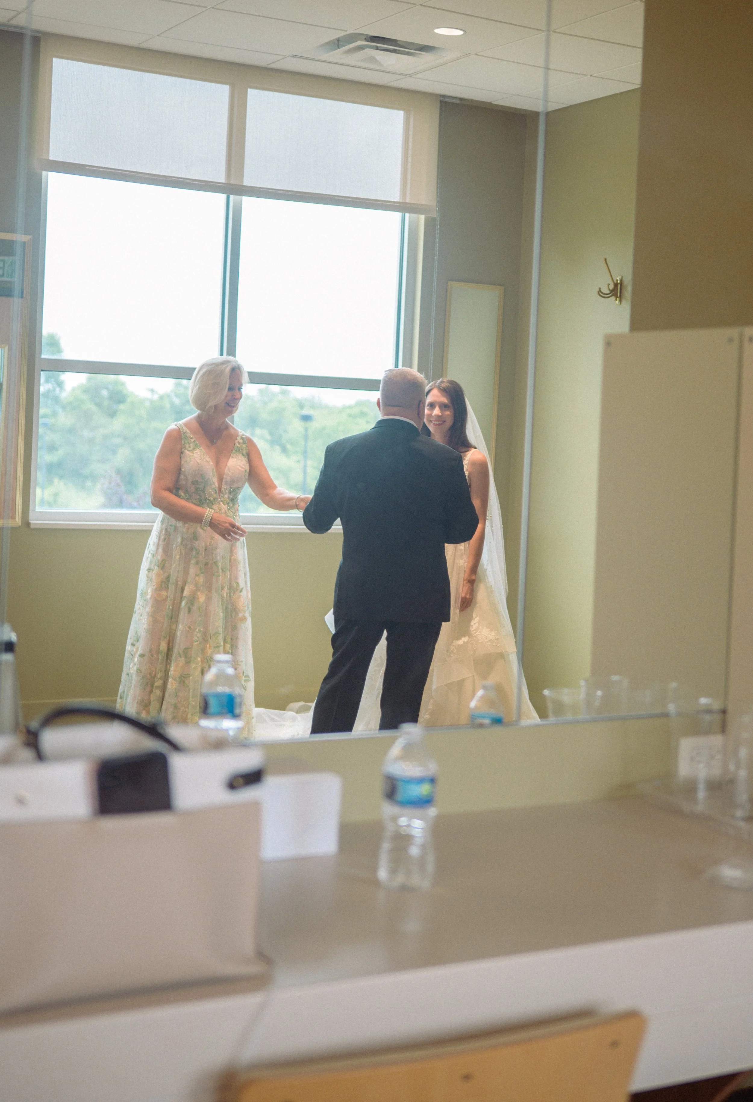 01.2-Reveals-WEB-FaithNick-.023_260627_z6ii_christian, getting-ready, Pennsylvania, Pittsburgh, reveals, Summer, Wedding-.jpg