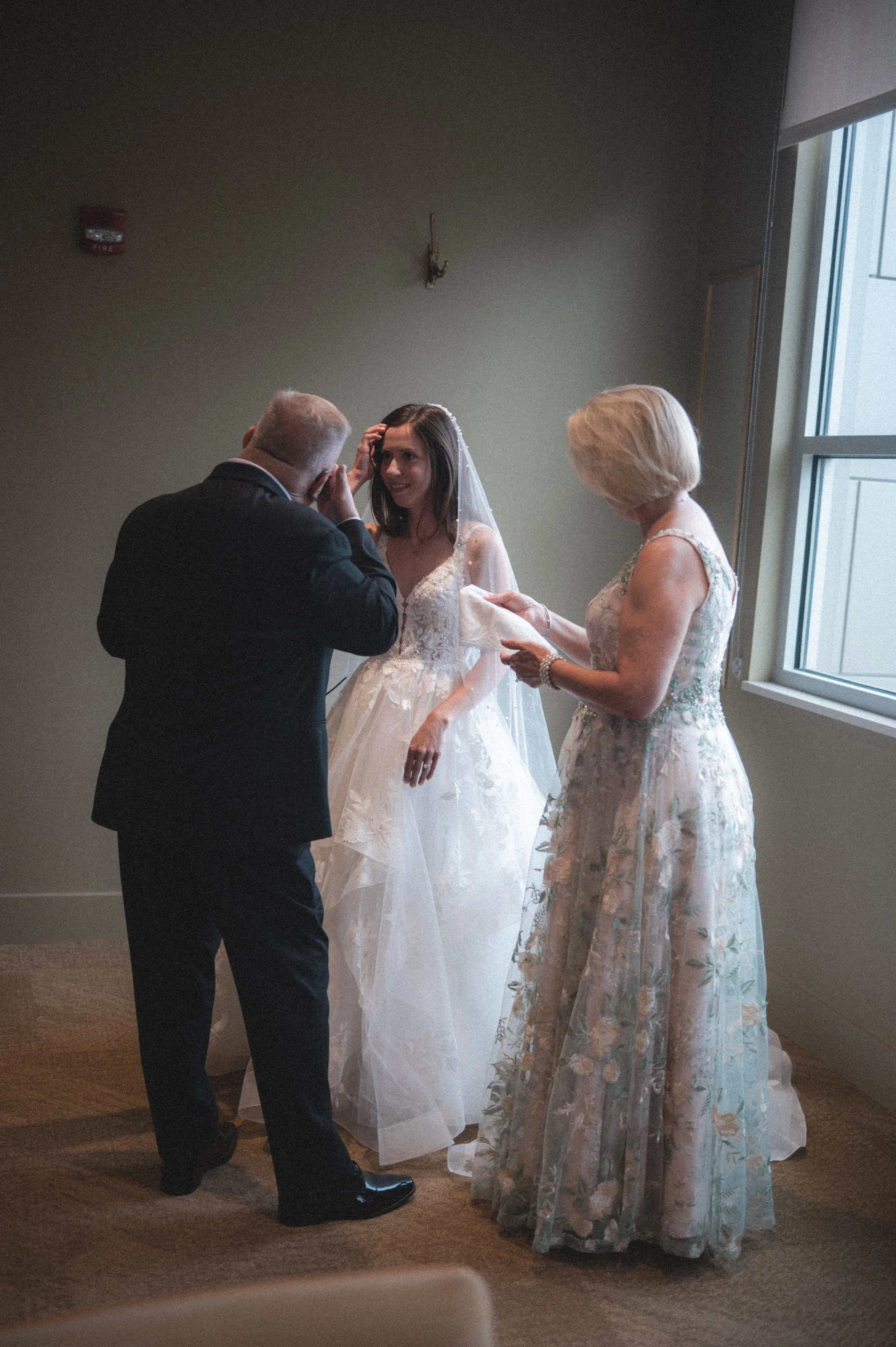 00.0-sneaks-WEB-FaithNick-.015_260627_Pennsylvania, Pittsburgh, Sneak Peaks, Summer, Wedding-.jpg
