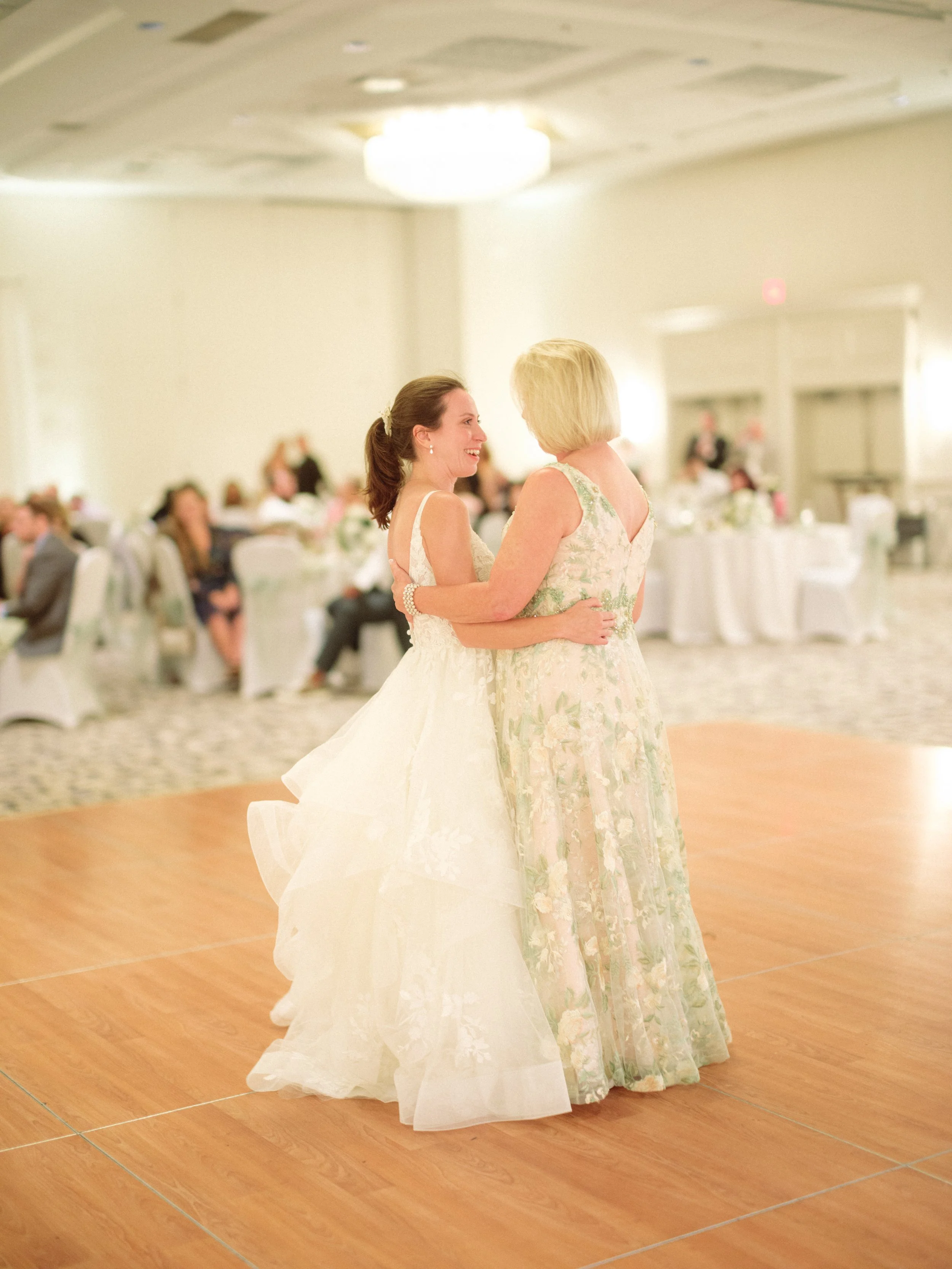 04.4-formalDances-WEB-FaithNick-.031_260627_gfx_christian, Mom-Daughter, Pennsylvania, Pittsburgh, Summer, Wedding-.jpg