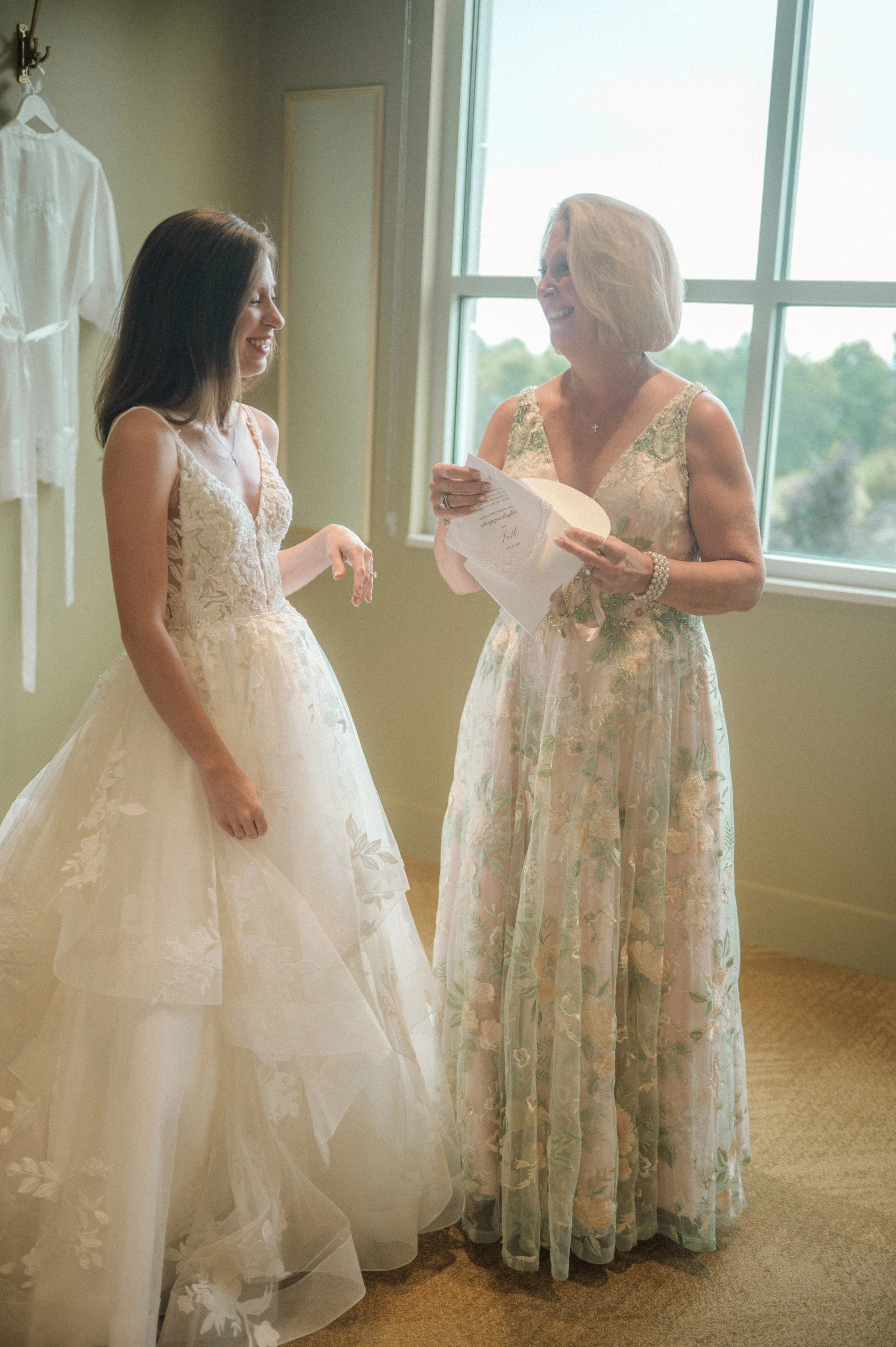 01.1-GettingReady-WEB-FaithNick-.014_260627_z6ii_christian, getting-ready, Pennsylvania, Pittsburgh, Summer, Wedding-.jpg