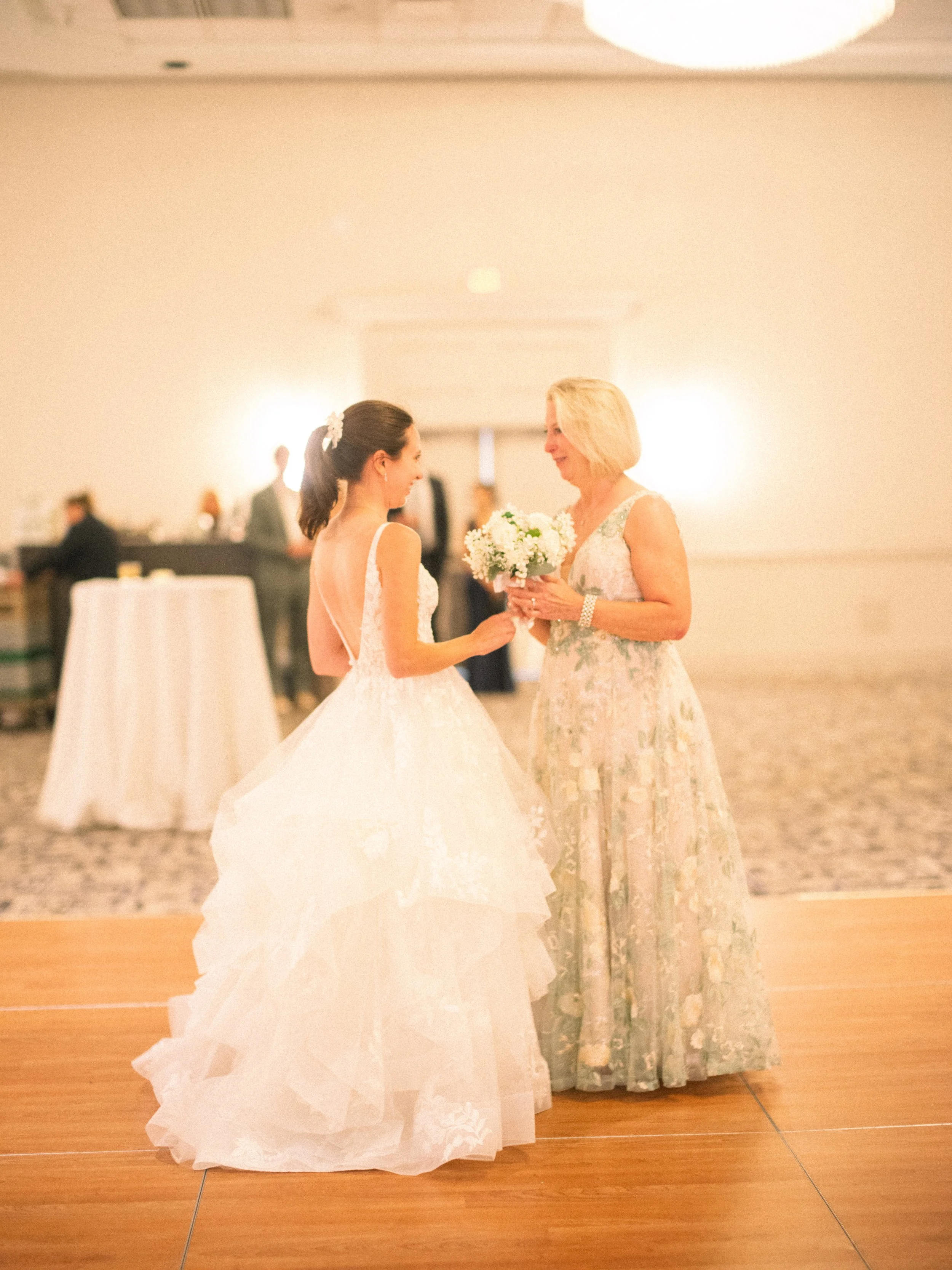 00.0-sneaks-WEB-FaithNick-.067_260627_Pennsylvania, Pittsburgh, Sneak Peaks, Summer, Wedding-.jpg