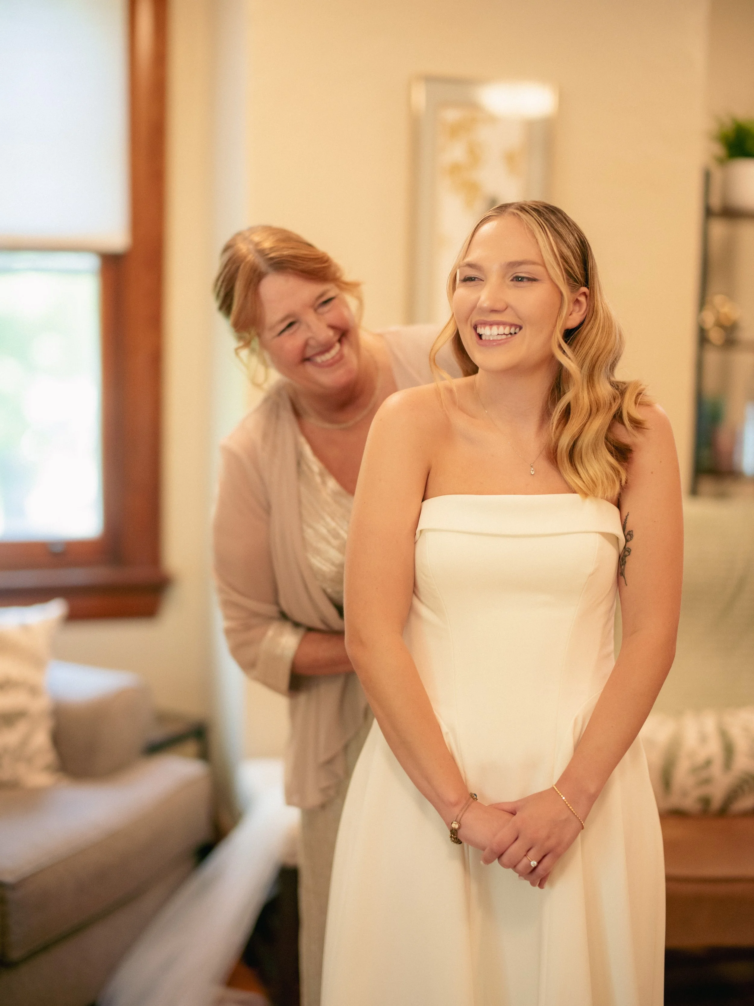 01.2-gettingready-WEB-LexiAlex-.012_250517_GFX_American Wedding, Bride, Cincinnati, Cincinnati Nature Center, Getting Ready, Krippendorf Lodge, Ohio, Summer, Woodland-.jpg