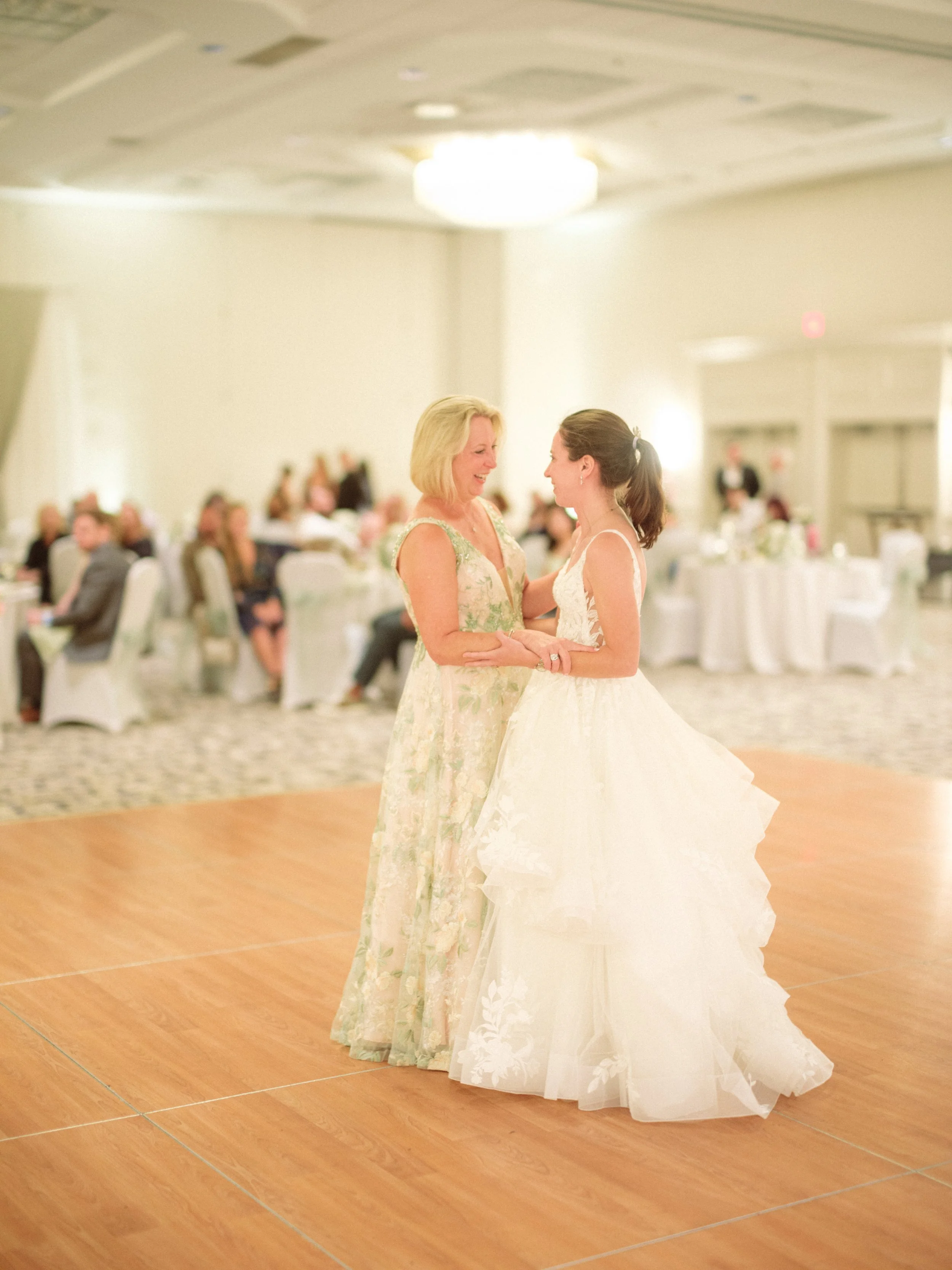 04.4-formalDances-WEB-FaithNick-.034_260627_gfx_christian, Mom-Daughter, Pennsylvania, Pittsburgh, Summer, Wedding-.jpg