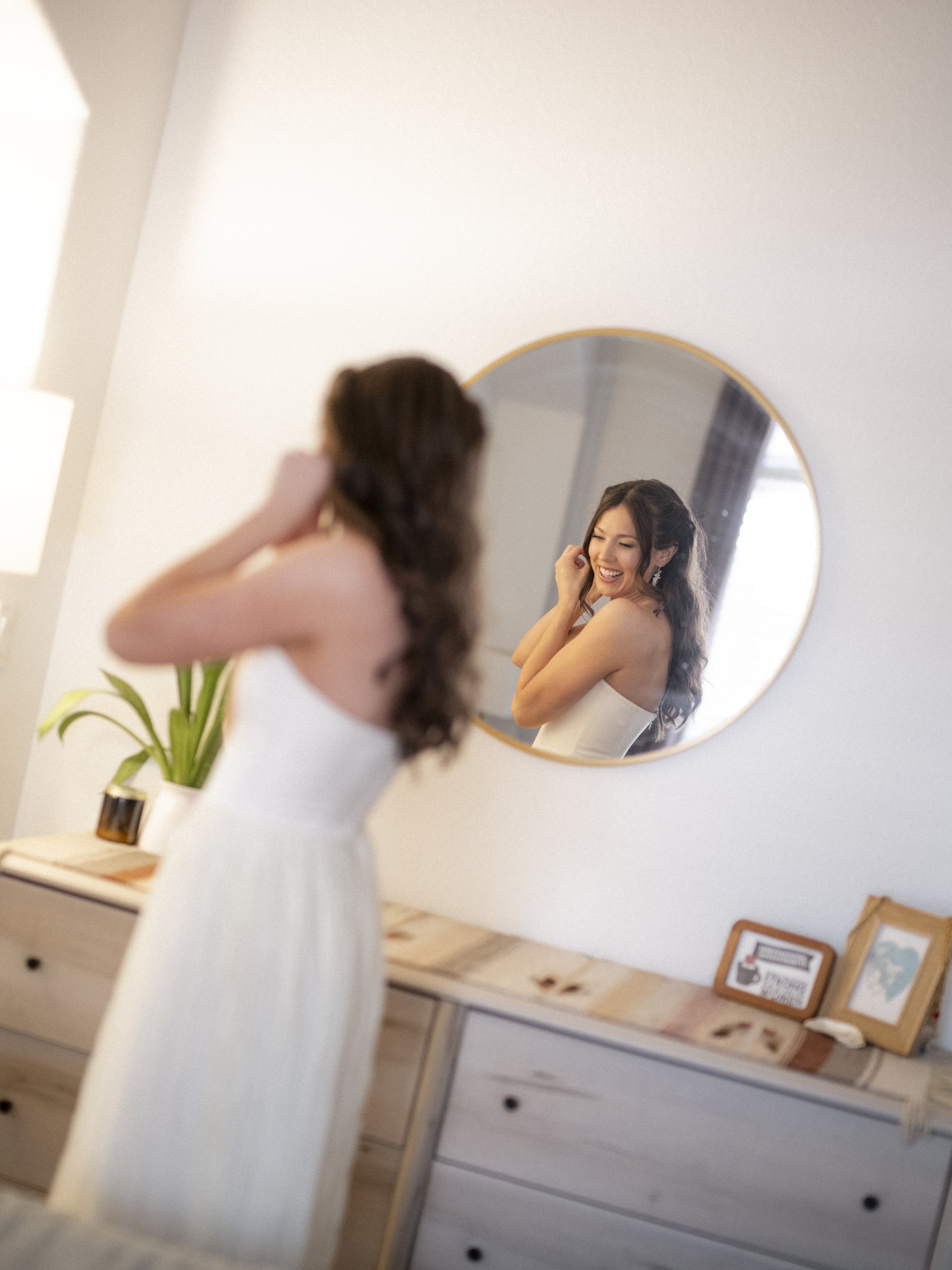 1.1_gettingready.019_260613-gfx.AlisonTrent-00988_american, Bride, Colorado, Denver, getting-ready, Summer, Wedding-.jpg