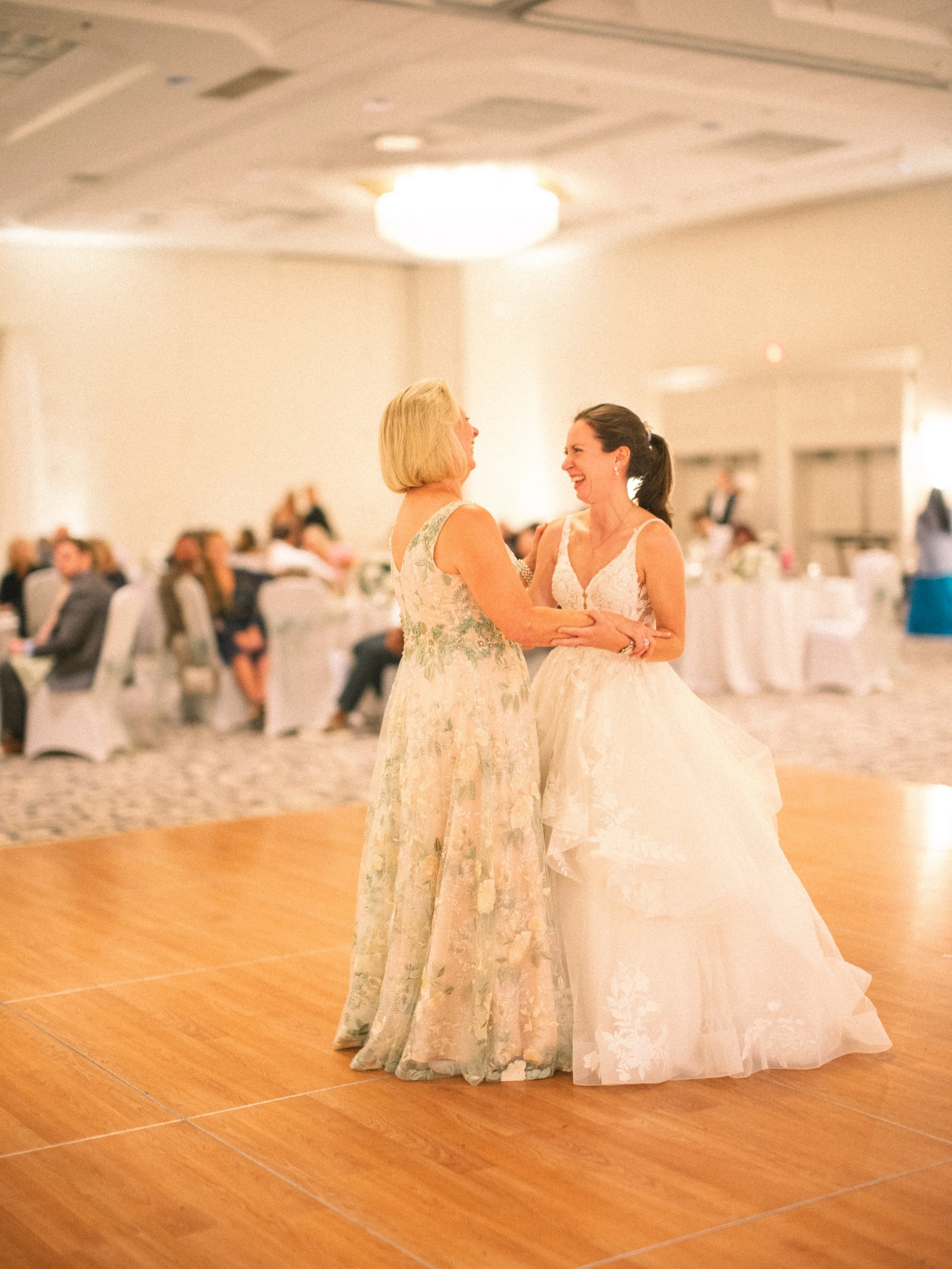 00.0-sneaks-WEB-FaithNick-.068_260627_Pennsylvania, Pittsburgh, Sneak Peaks, Summer, Wedding-.jpg