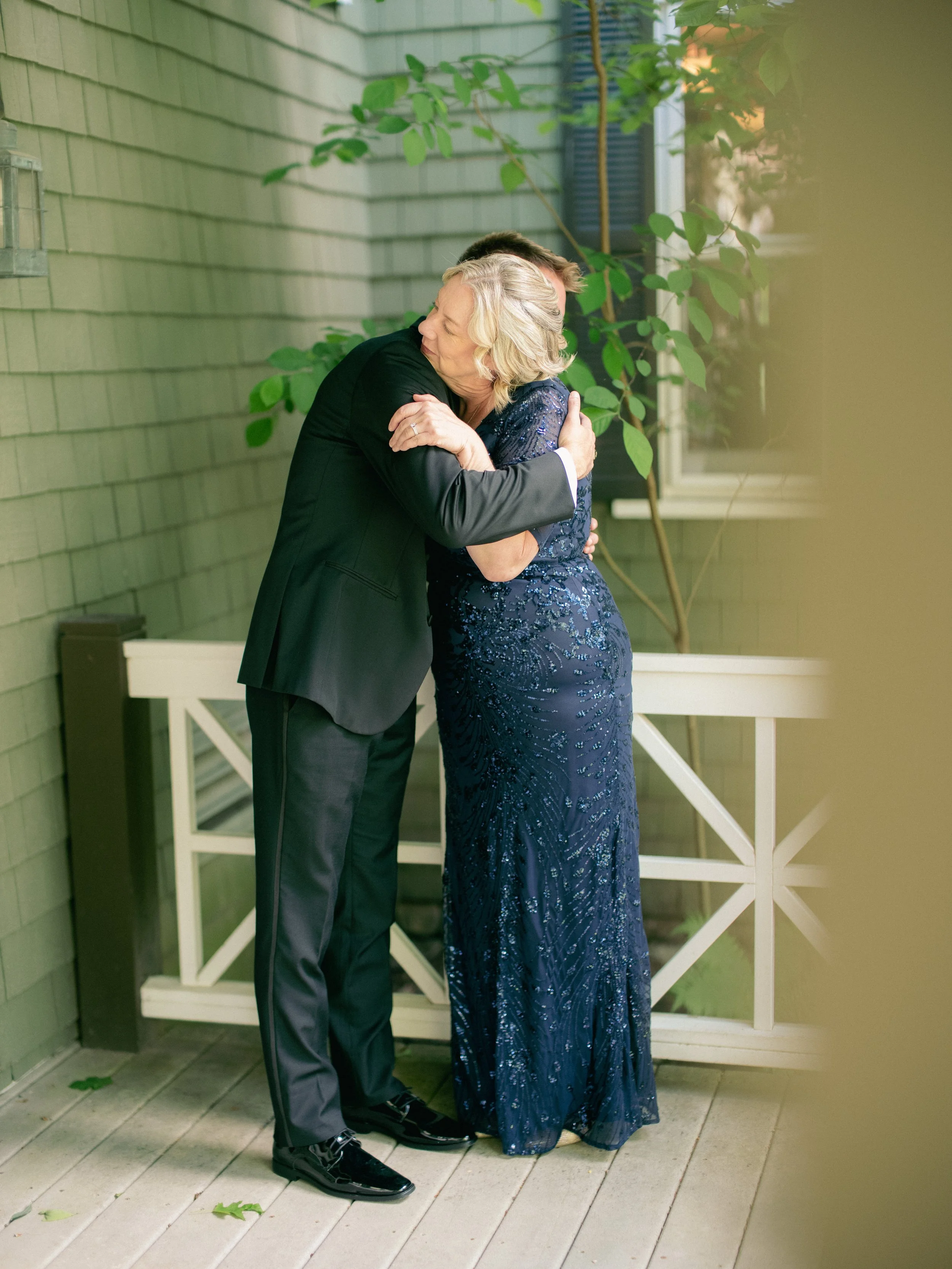 01.3-gettingready-WEB-LexiAlex-.033_250517_GFX_American Wedding, Cincinnati, Cincinnati Nature Center, Getting Ready, Groom, Krippendorf Lodge, Ohio, Summer, Woodland-.jpg