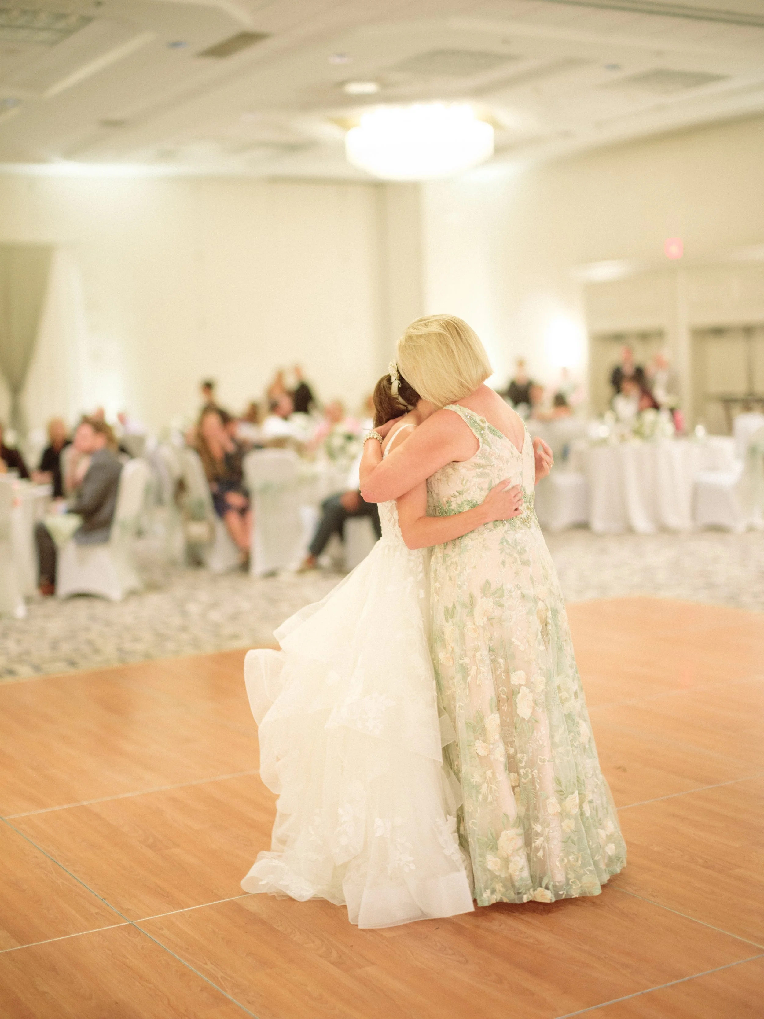 04.4-formalDances-WEB-FaithNick-.032_260627_gfx_christian, Mom-Daughter, Pennsylvania, Pittsburgh, Summer, Wedding-.jpg