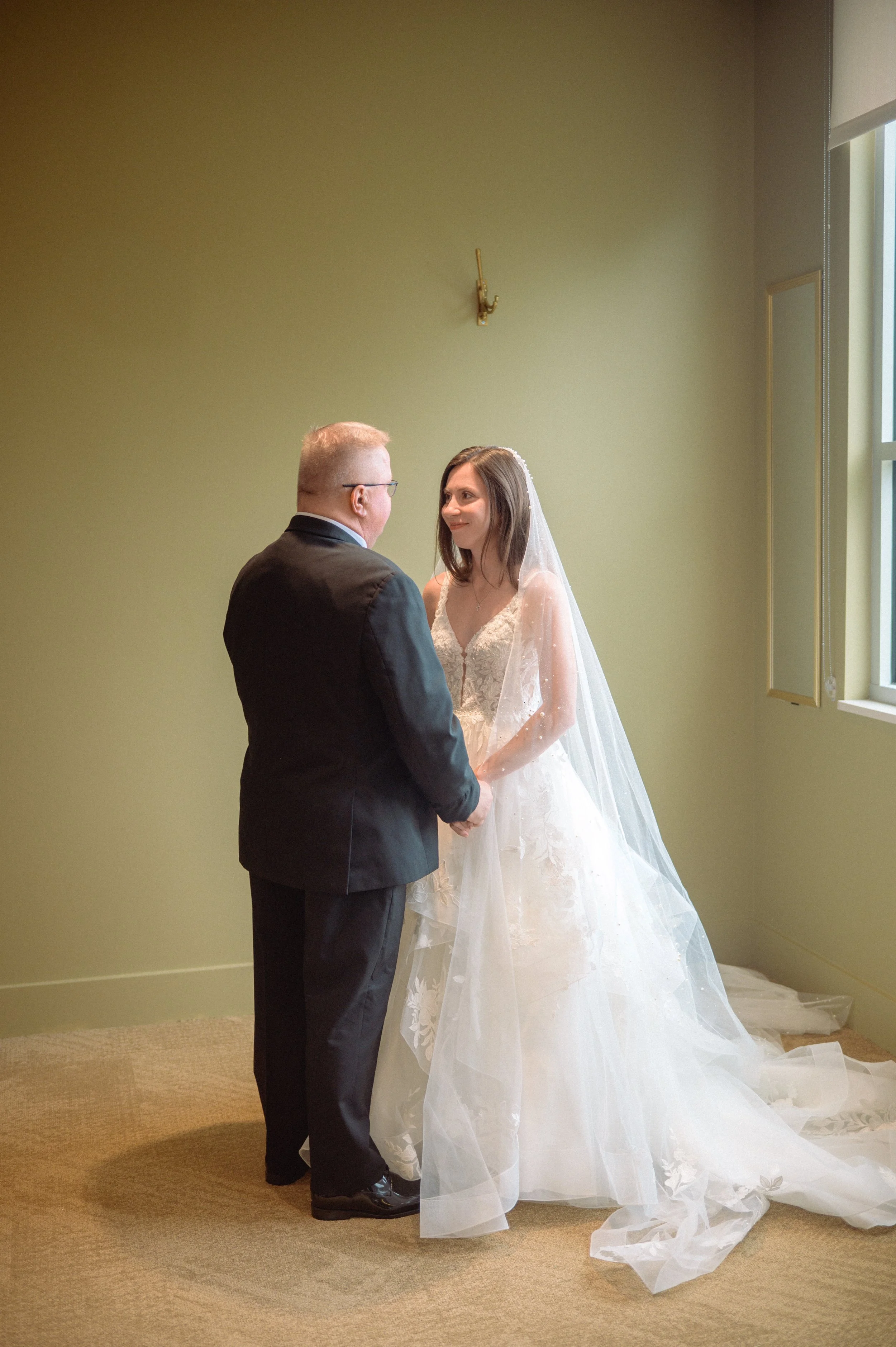 01.2-Reveals-WEB-FaithNick-.016_260627_z6ii_christian, getting-ready, Pennsylvania, Pittsburgh, reveals, Summer, Wedding-.jpg