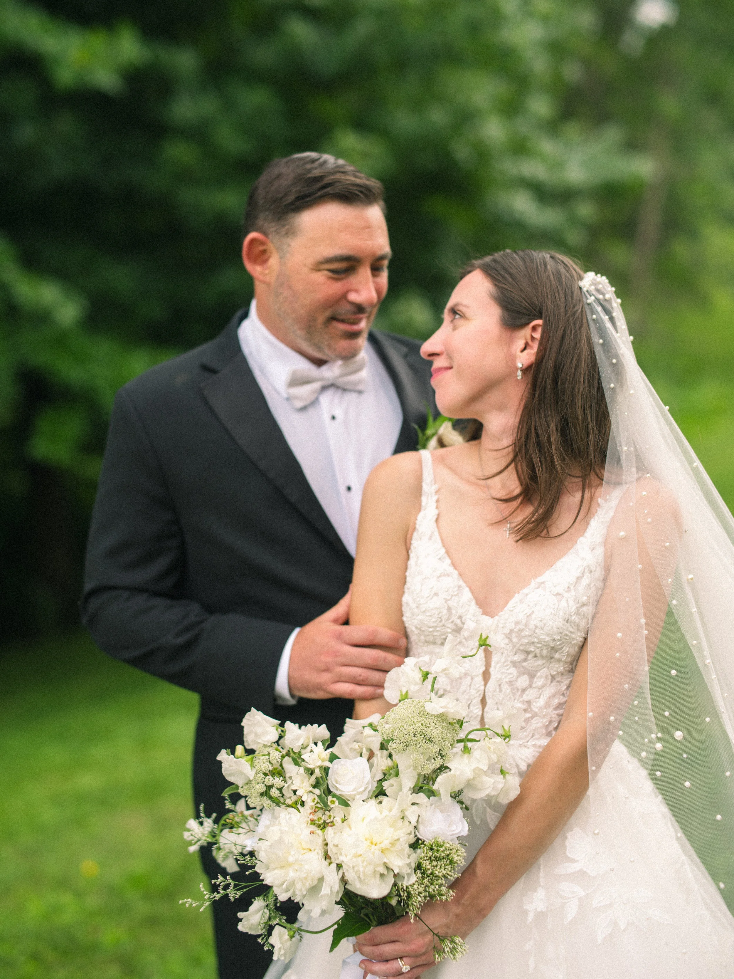 00.0-sneaks-WEB-FaithNick-.043_260627_Pennsylvania, Pittsburgh, Sneak Peaks, Summer, Wedding-.jpg
