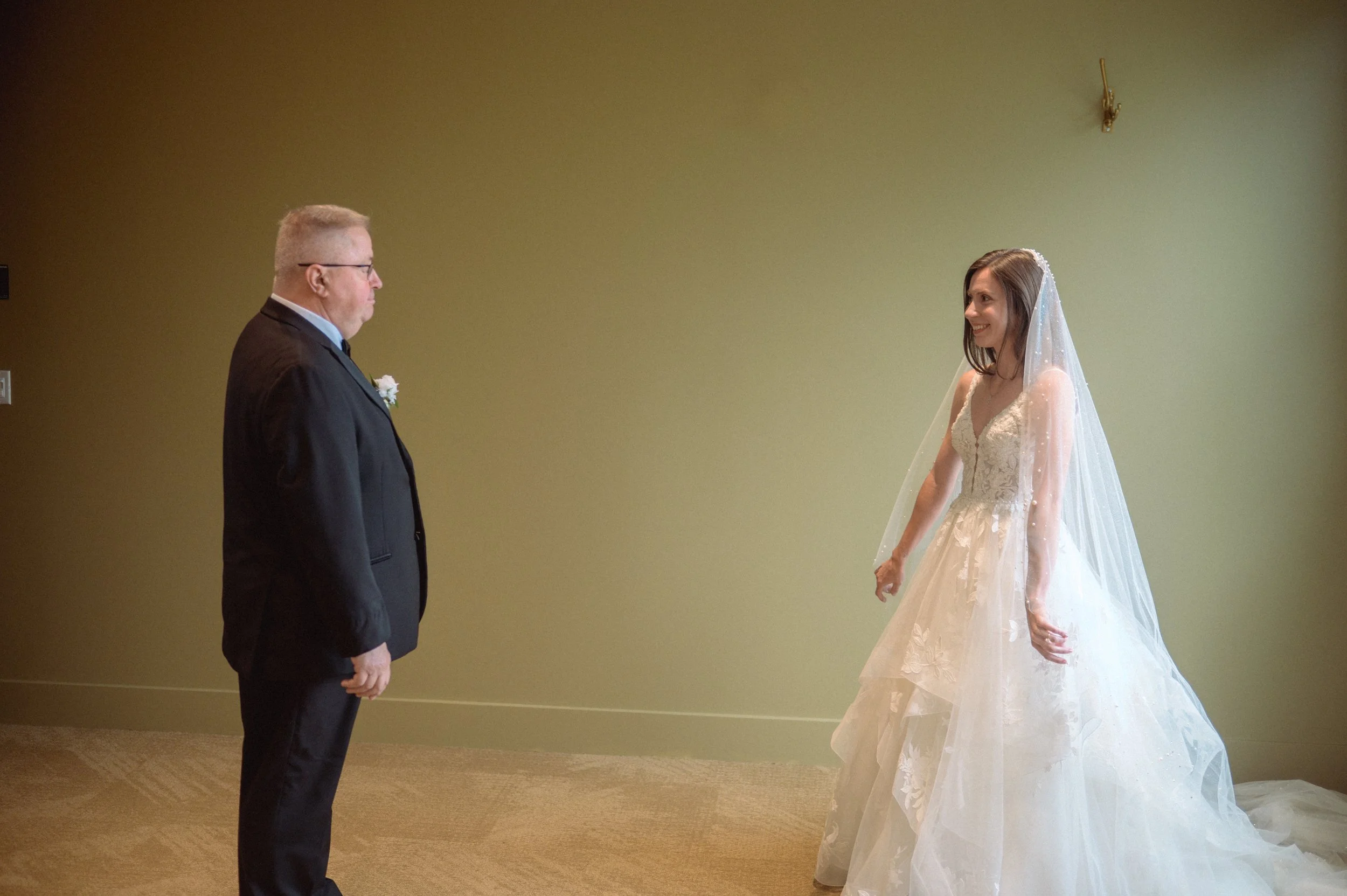 01.2-Reveals-WEB-FaithNick-.014_260627_z6ii_christian, getting-ready, Pennsylvania, Pittsburgh, reveals, Summer, Wedding-.jpg