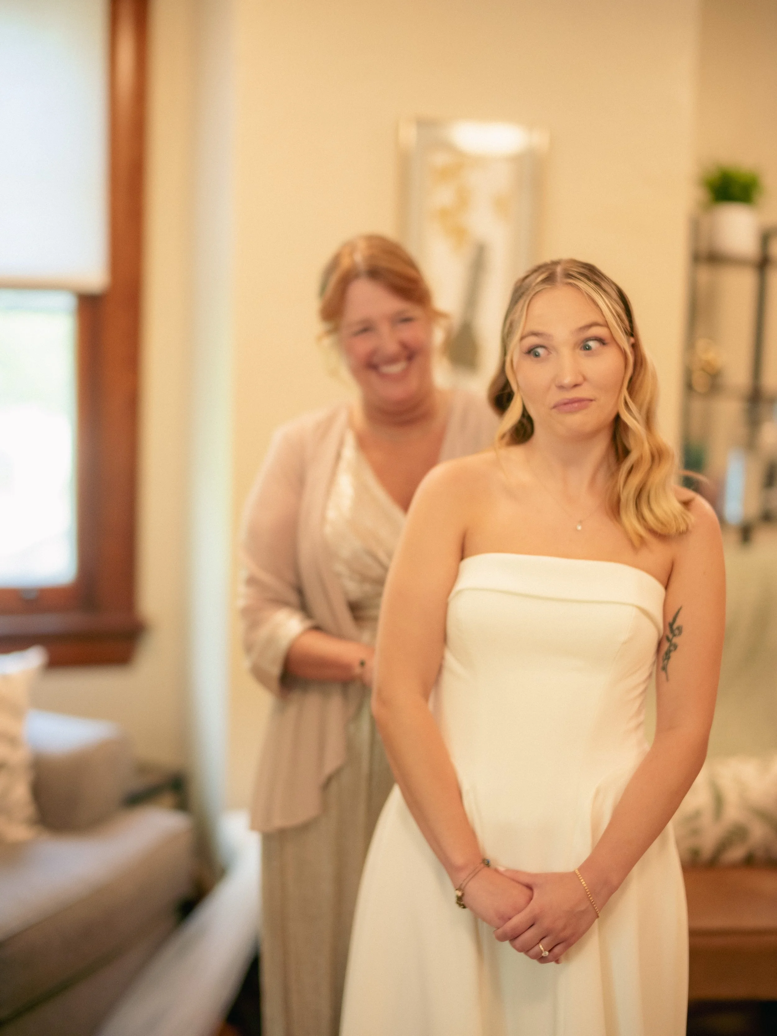 01.2-gettingready-WEB-LexiAlex-.013_250517_GFX_Bride, Cincinnati, Cincinnati Nature Center, Getting Ready, Ohio-.jpg