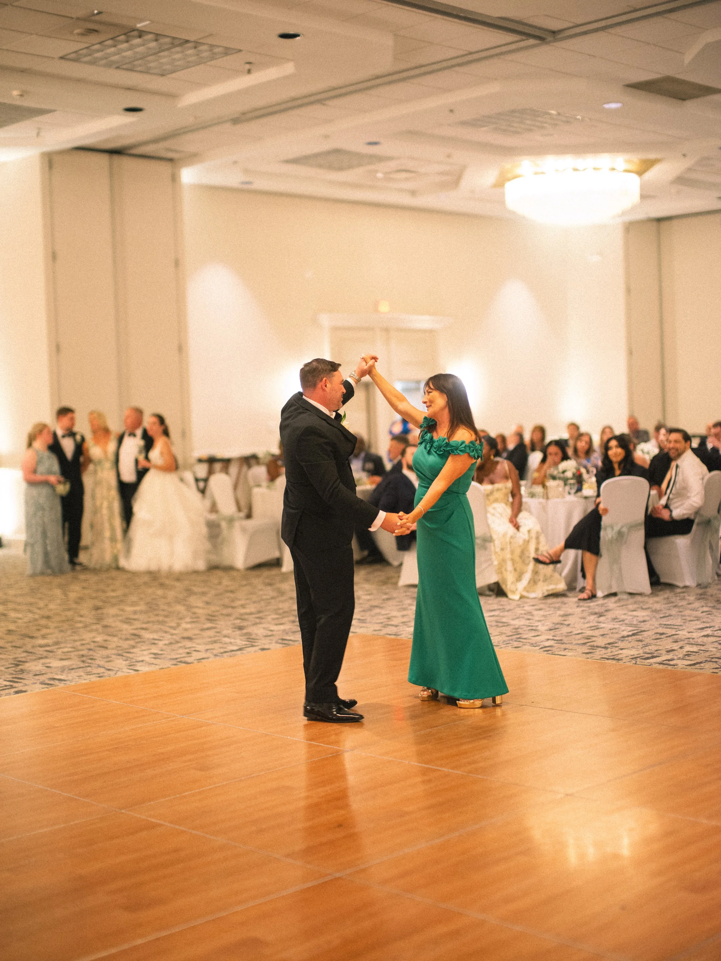 00.0-sneaks-WEB-FaithNick-.065_260627_Pennsylvania, Pittsburgh, Sneak Peaks, Summer, Wedding-.jpg