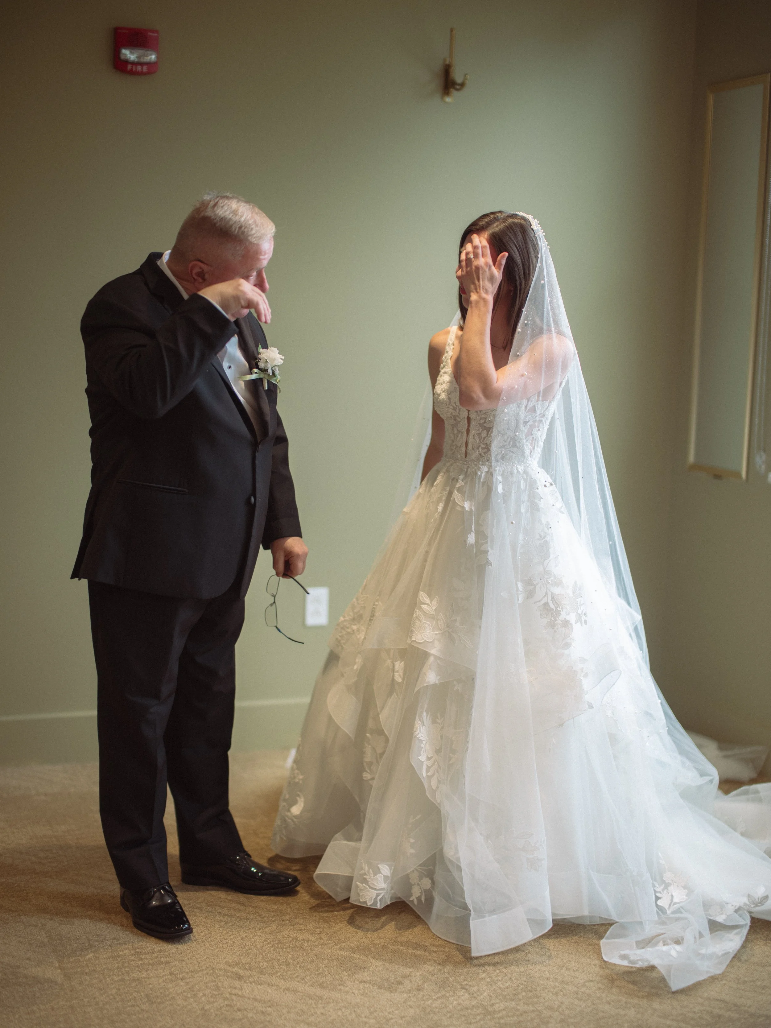 01.2-Reveals-WEB-FaithNick-.018_260627_gfx_christian, getting-ready, Pennsylvania, Pittsburgh, reveals, Sneak Peaks, Summer, Wedding-.jpg