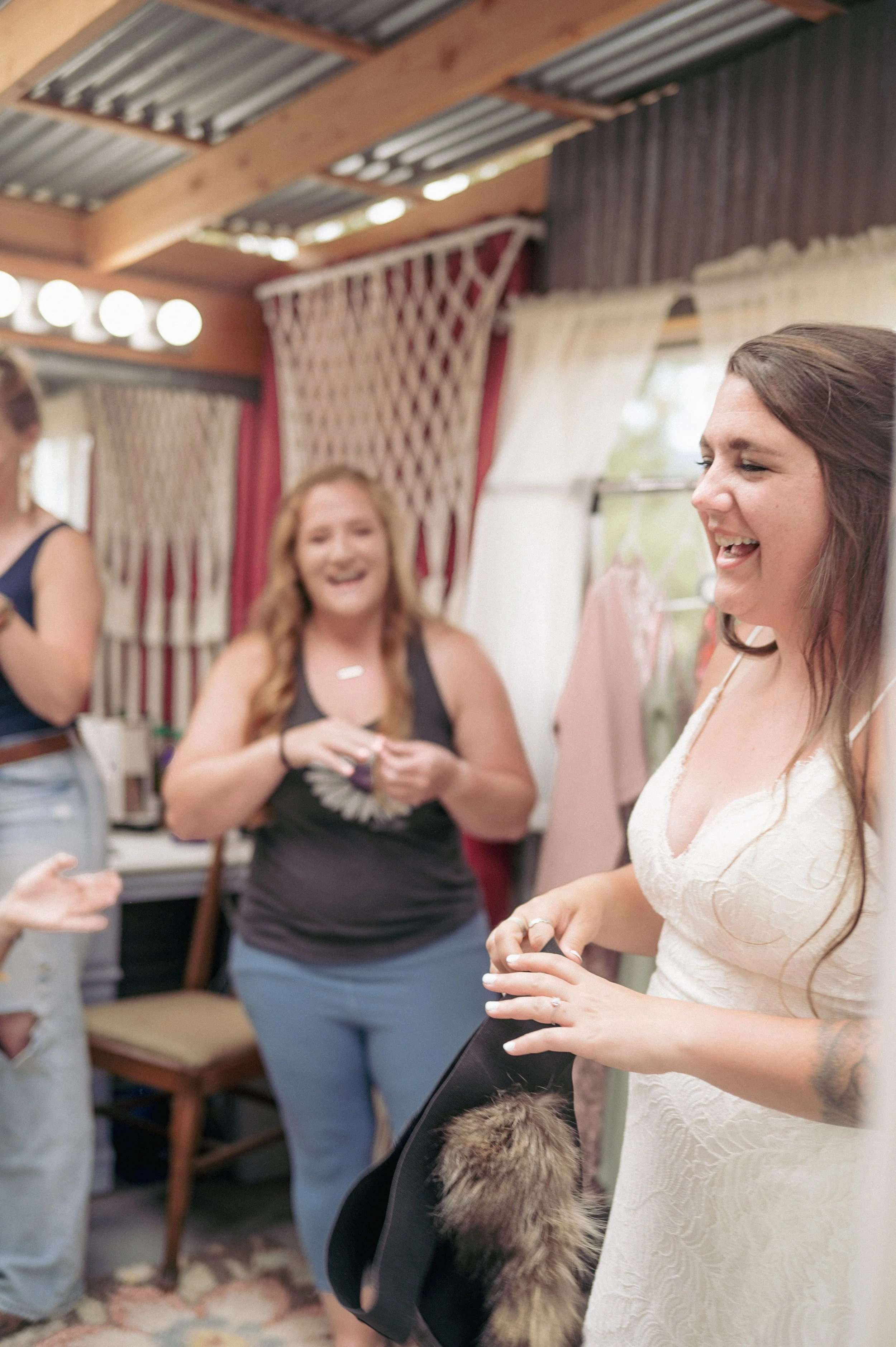 240629_wedding-erickcaileigh-gettingready-web_34.jpg