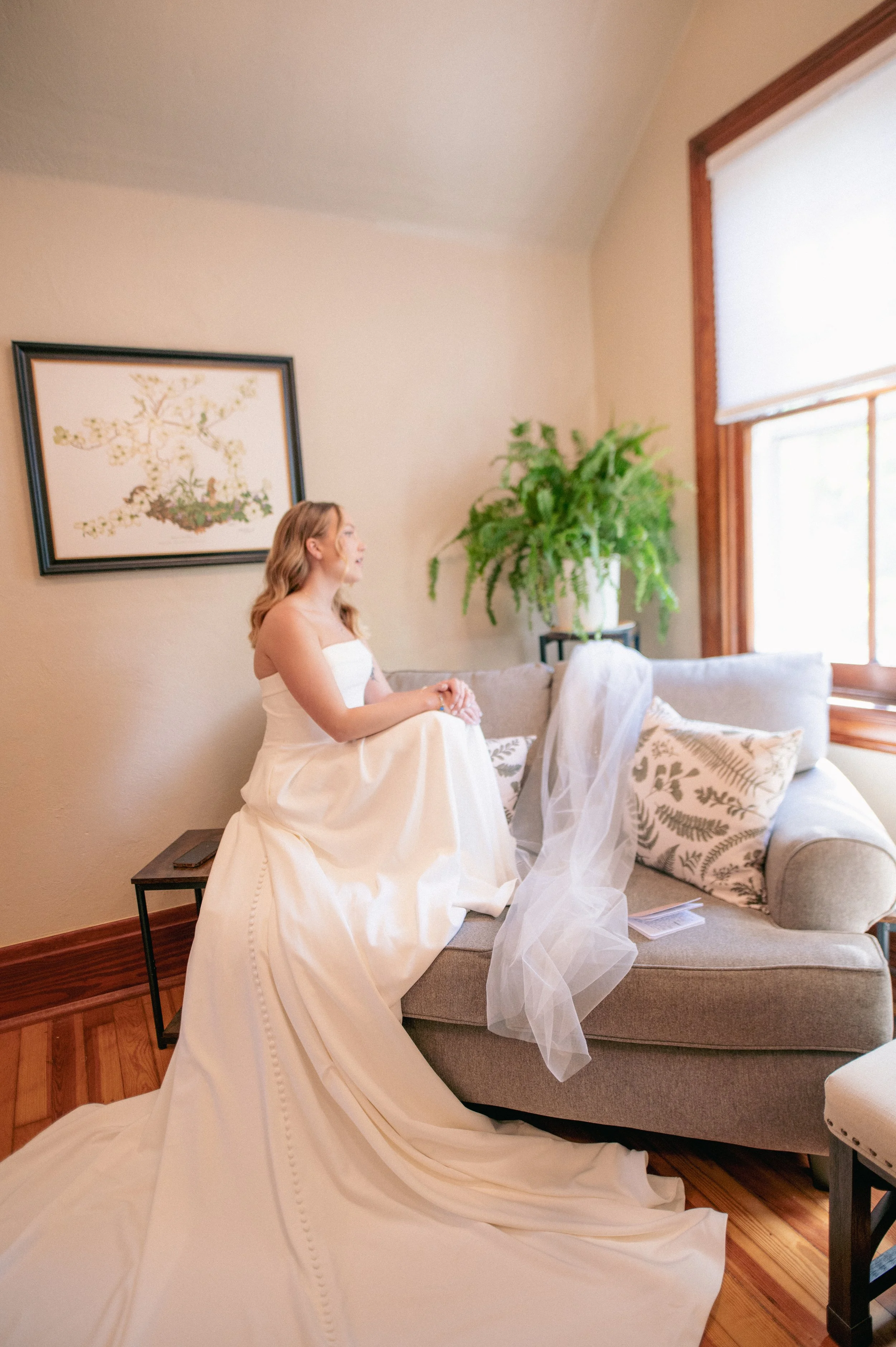 01.2-gettingready-WEB-LexiAlex-.037_250517_nikon z6ii_Bride, Cincinnati, Cincinnati Nature Center, Getting Ready, Ohio-.jpg