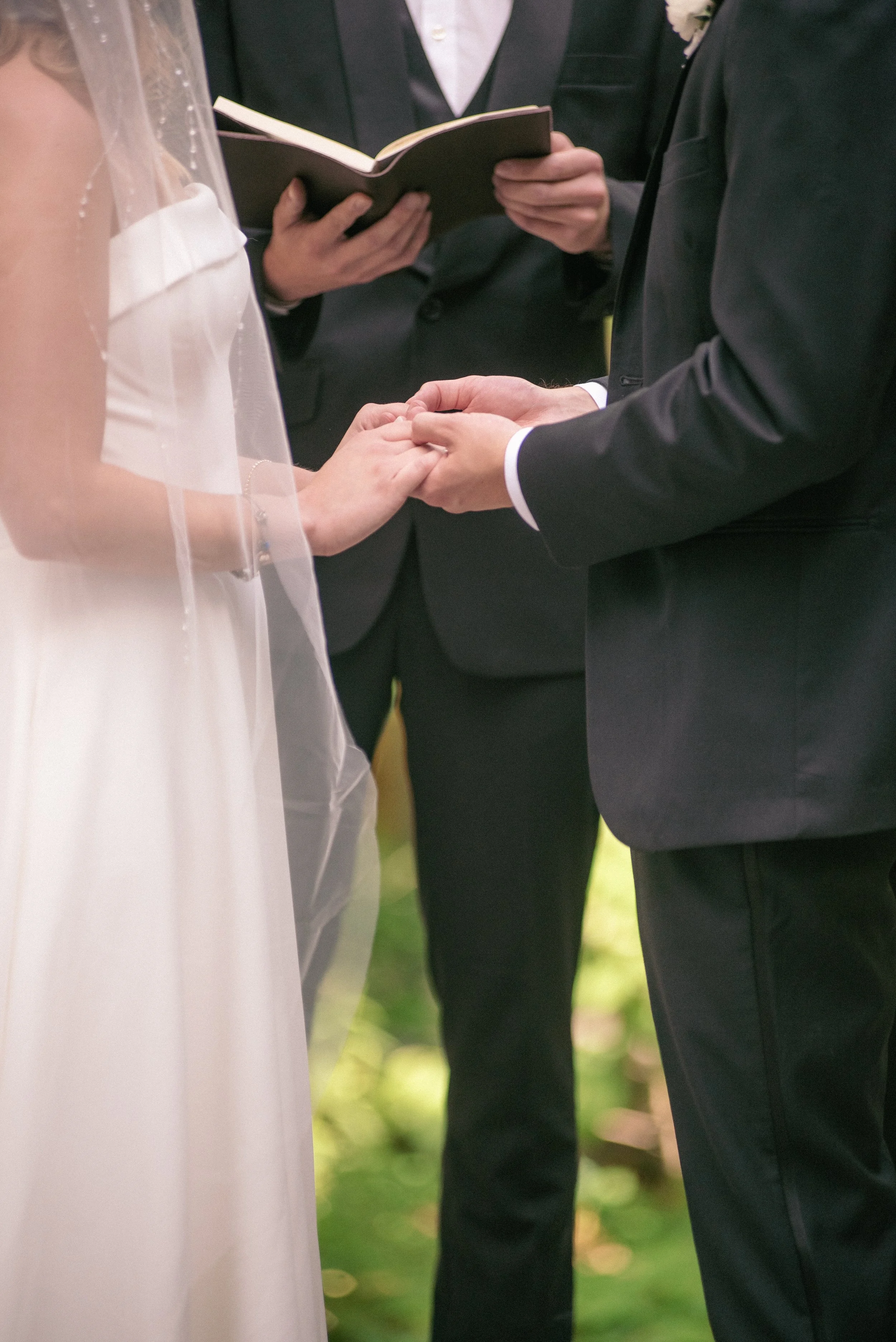 02.2-ceremony-WEB-LexiAlex-.026_250517_nikon d750_American Wedding, Cincinnati, Cincinnati Nature Center, Krippendorf Lodge, Ohio, Summer, Vow Exchange, Wedding Ceremony, Woodland-.jpg