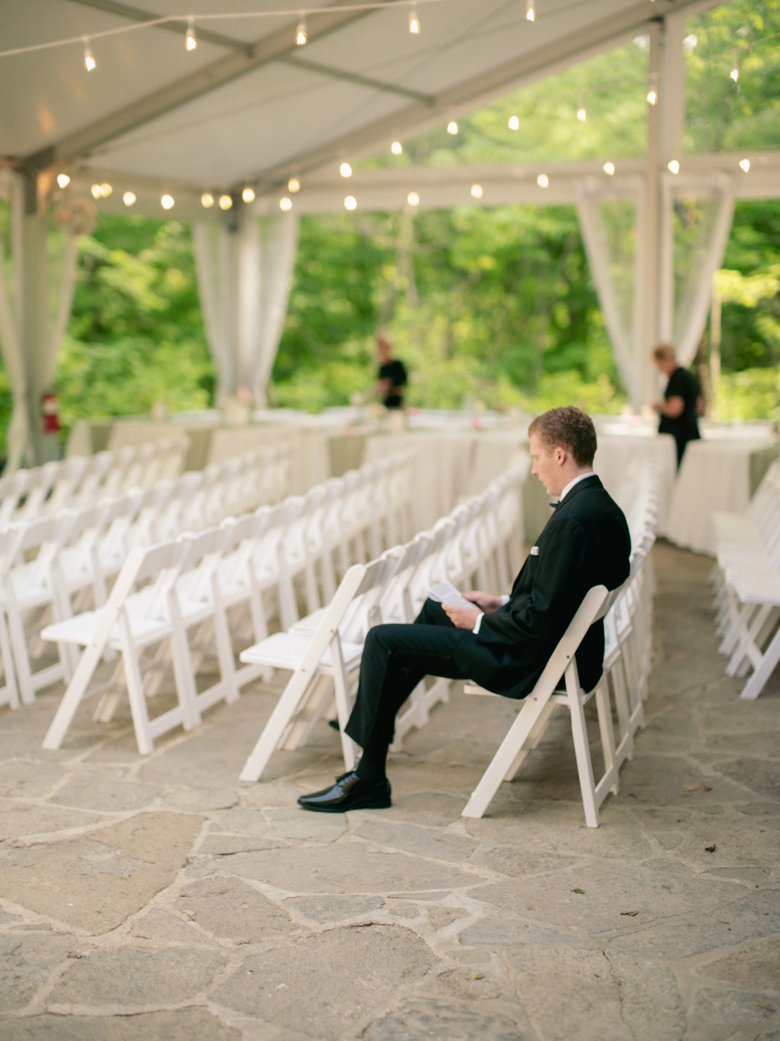 01.3-gettingready-WEB-LexiAlex-.029_250517_GFX_Cincinnati, Cincinnati Nature Center, Getting Ready, Groom, Ohio-.jpg