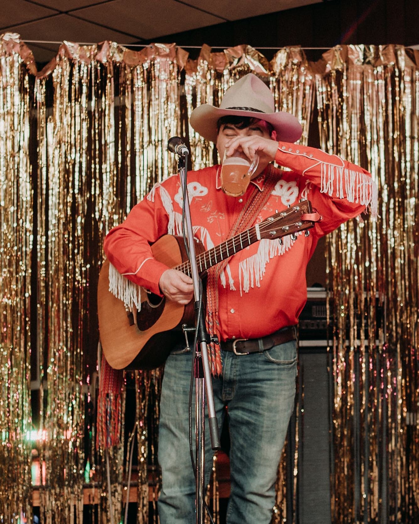 There Buddy was, hitchhikin&rsquo; on the side of Route 95, when a black Western Star 4800 comes barrellin&rsquo; towards him and slams on the breaks. Buddy was picked up by a long haul trucker by the name of Travis Ryan Stone. They bonded over honky