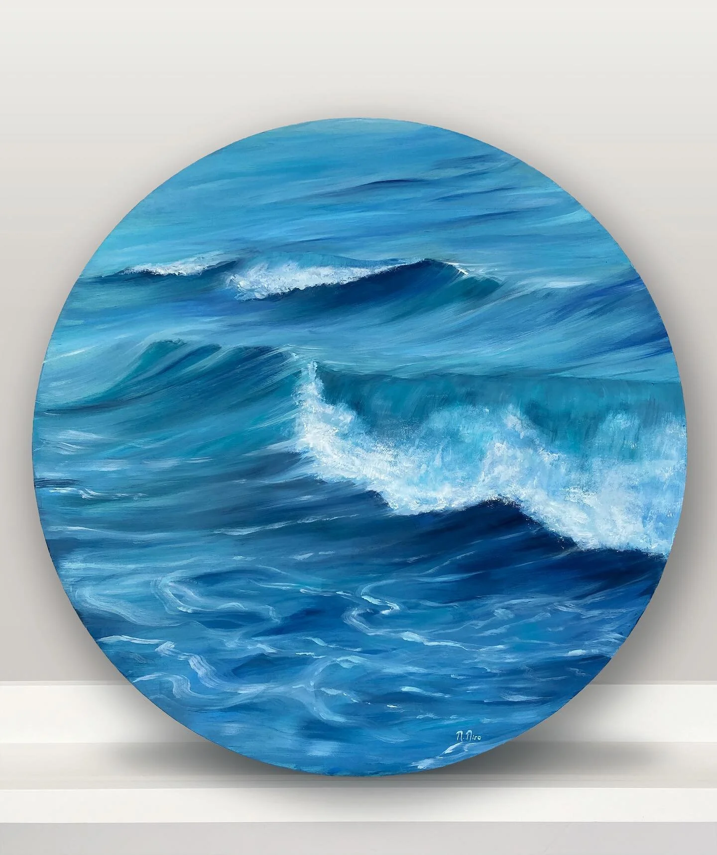 Yet another ocean wave!!! Also I edited a bunch of photos for my website so those will be going up some time next week :)