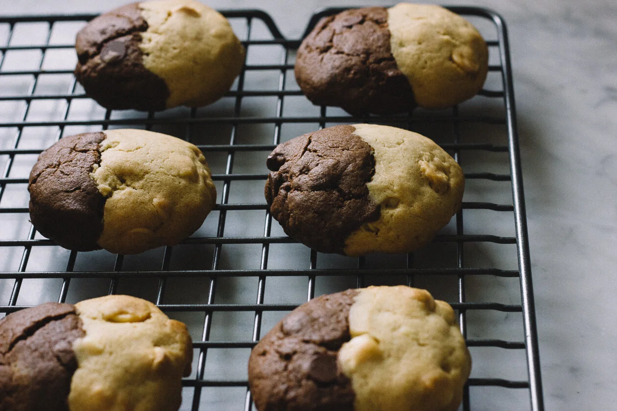 Black and White Cookies &amp; THE ARTIST