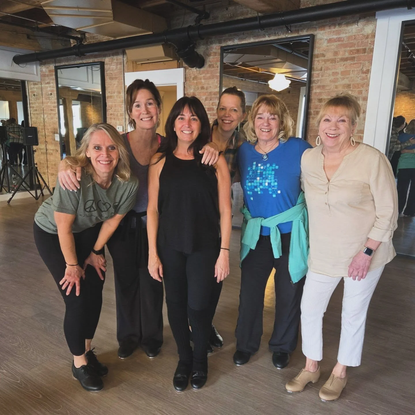 Saturday morning tap with Nikki!

#tapdancers #saturdaymorning #luxdancers #fallap #ballchange