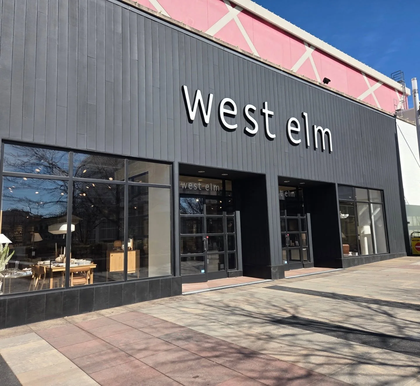 When you're out and about and see your clients work! 

#oakbrookmall #tile #greatjob #kristileservice #luxdancer