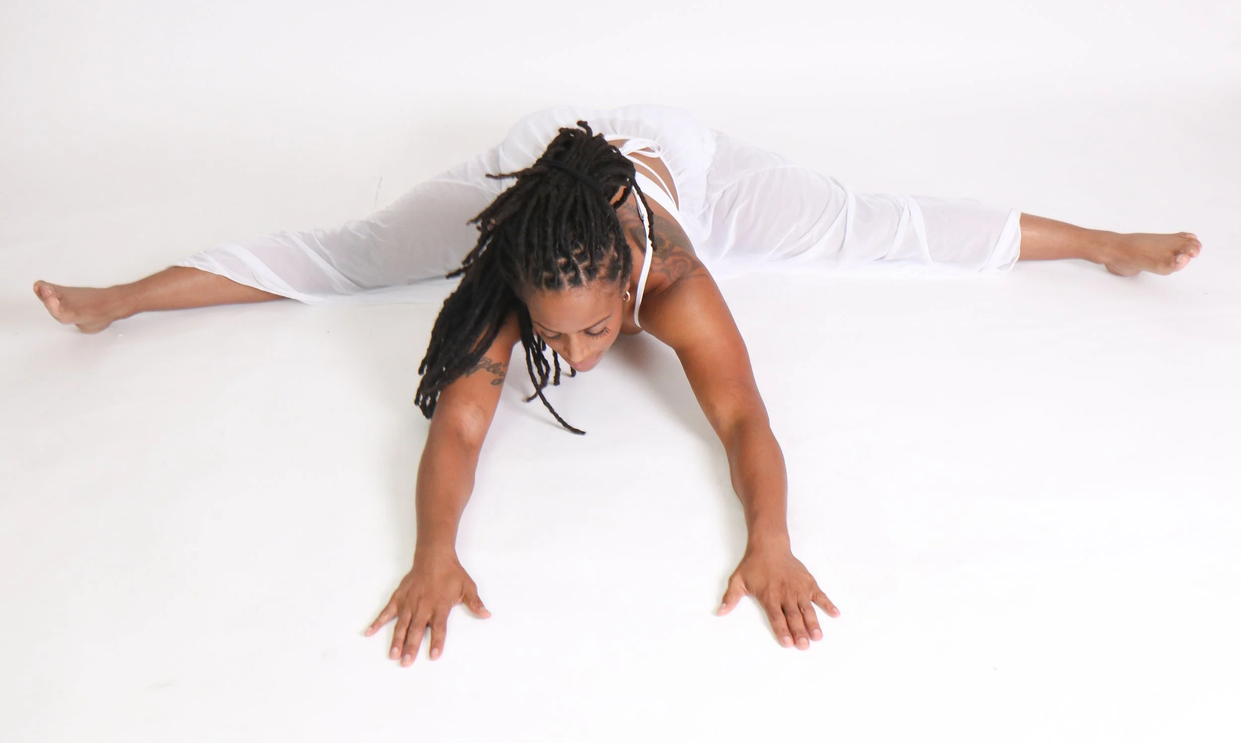Coach Rishon - Stretch Pose