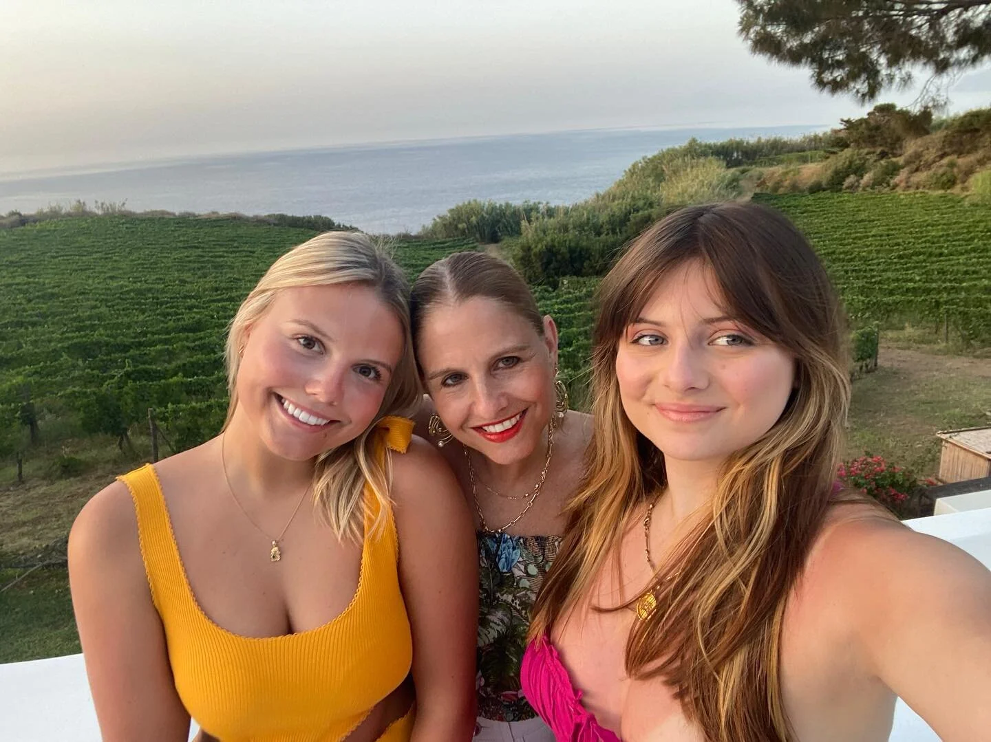 #happymothersday 
@isabelyoung_  @sophiayoung_