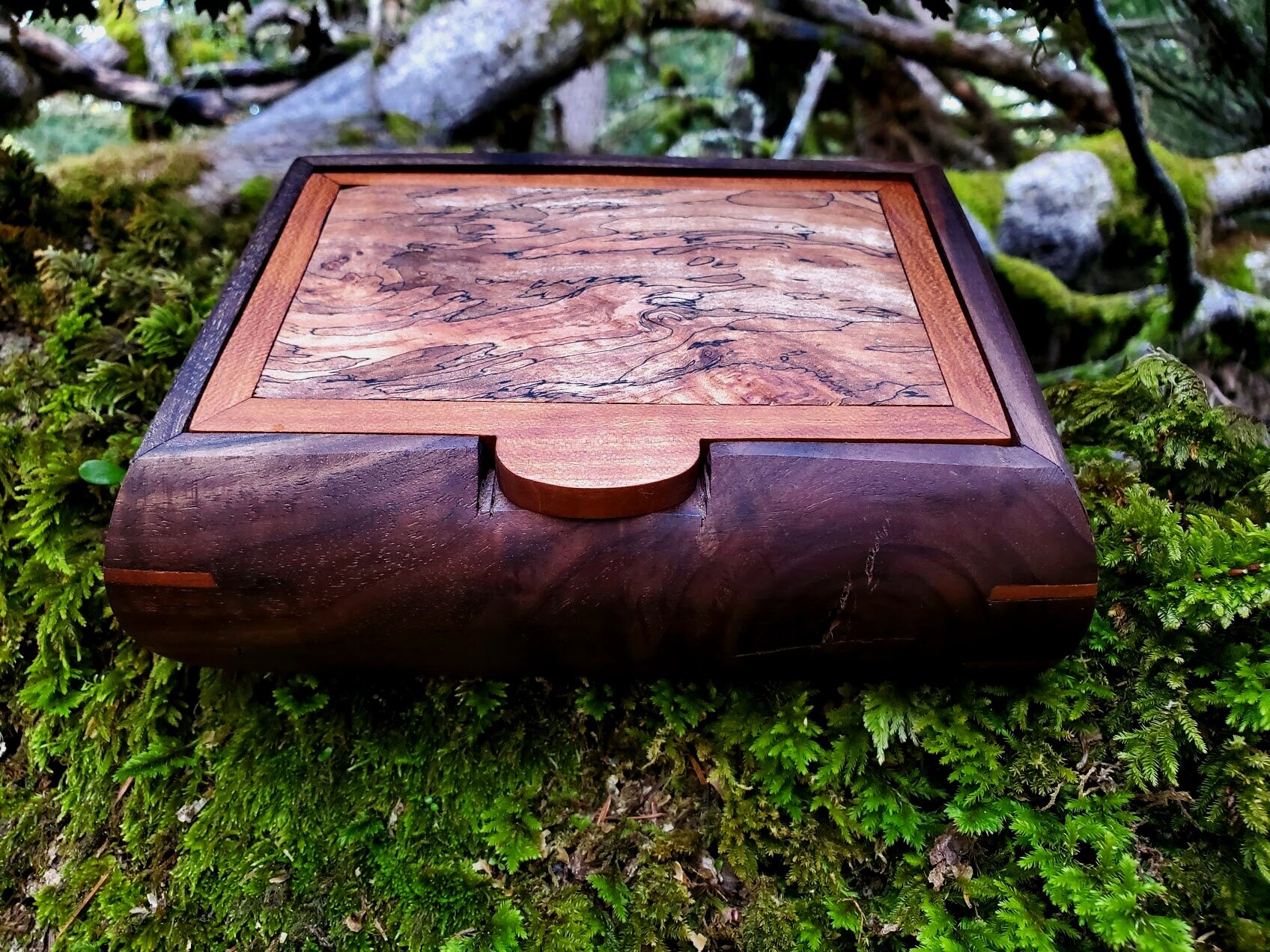 round+walnut+B1.jpg