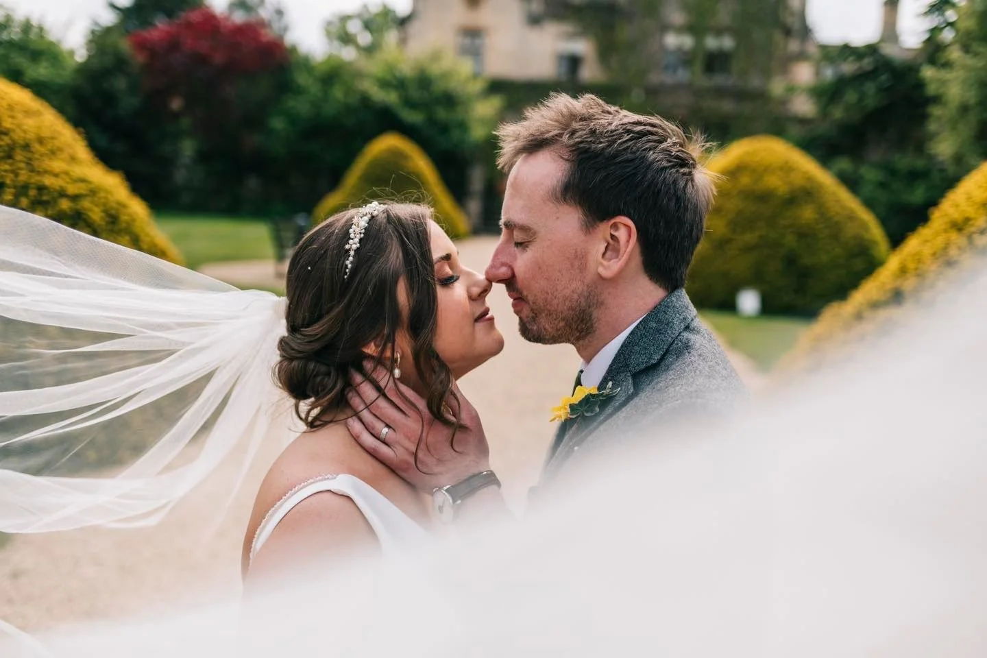 Manor By The Lake Wedding Photographer | Your Guide to Getting Married at This Stunning Gloucestershire Venue