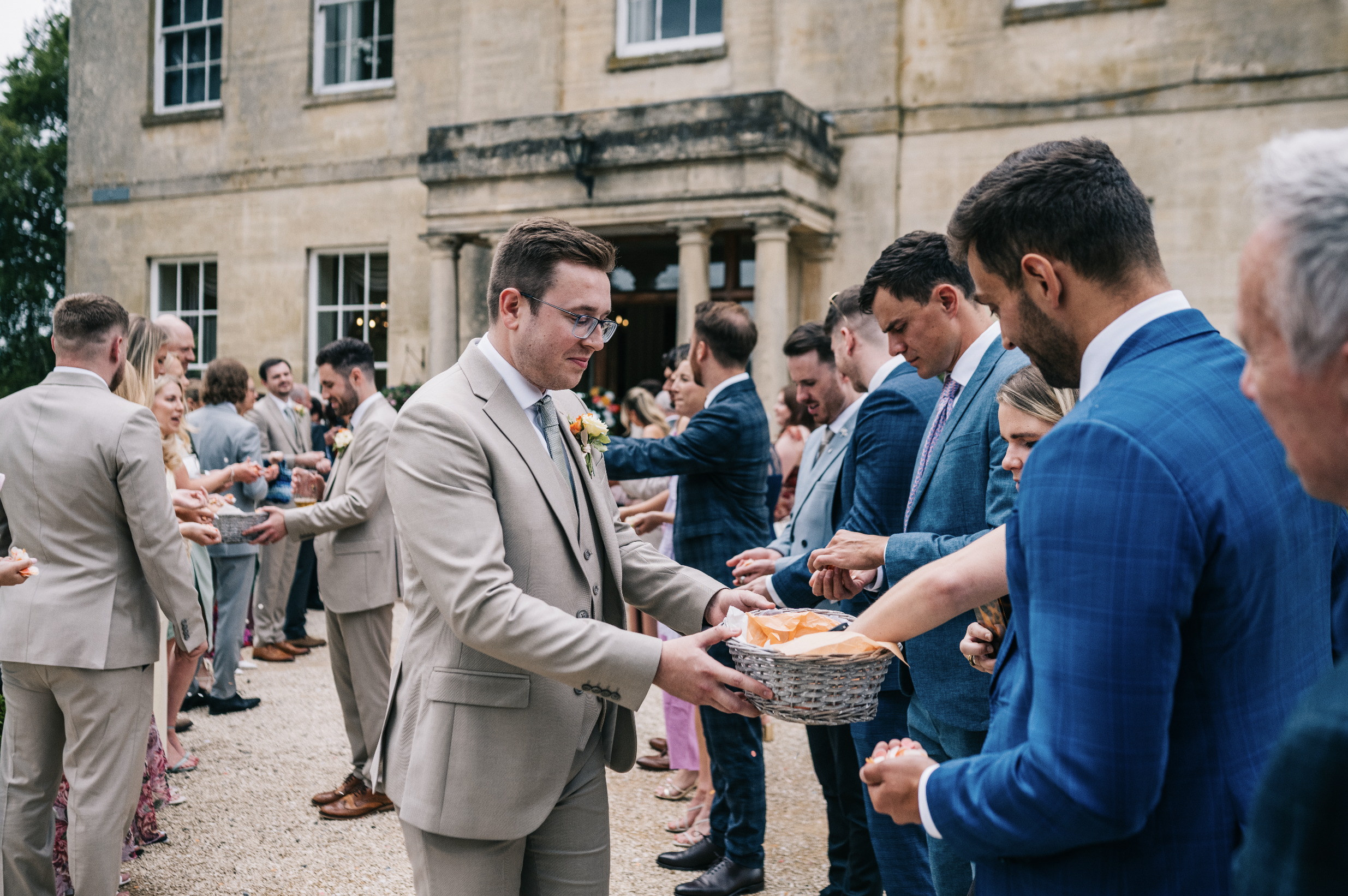7thJune-Eastingtonpark-wedding21.png