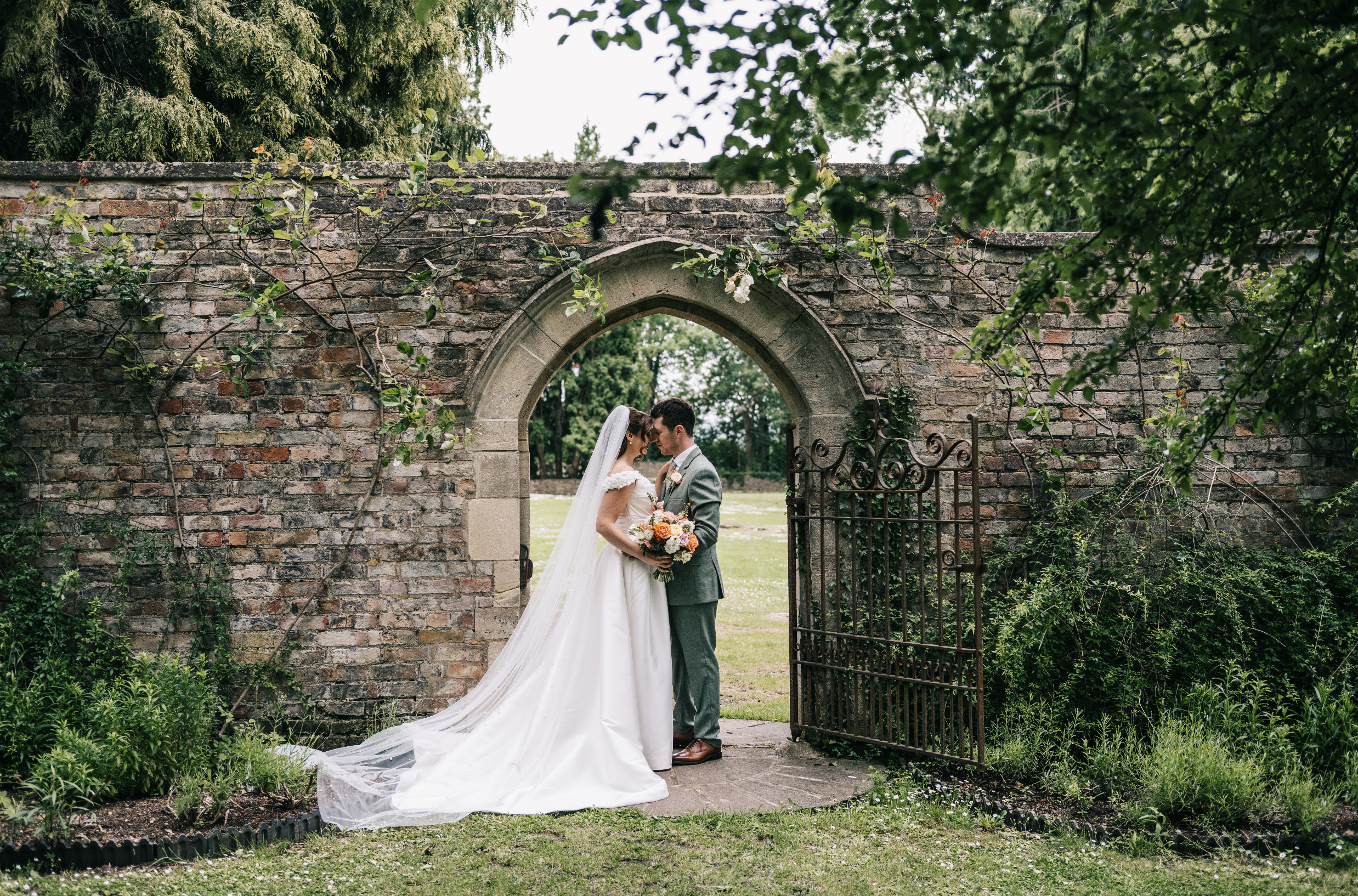 7thJune-Eastingtonpark-wedding28.png