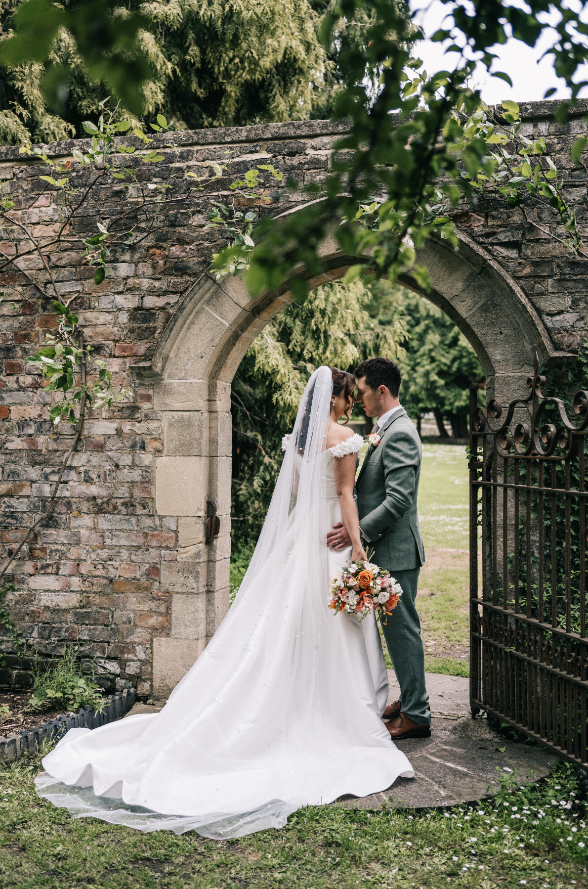 7thJune-Eastingtonpark-wedding29.png