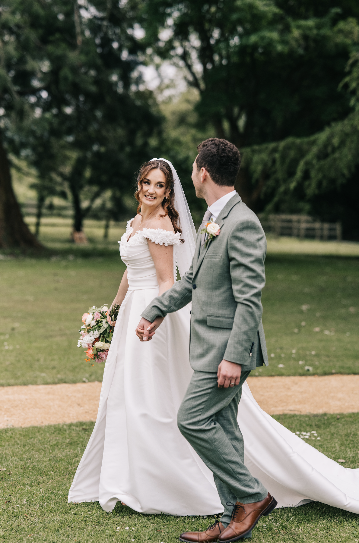 7thJune-Eastingtonpark-wedding32.png